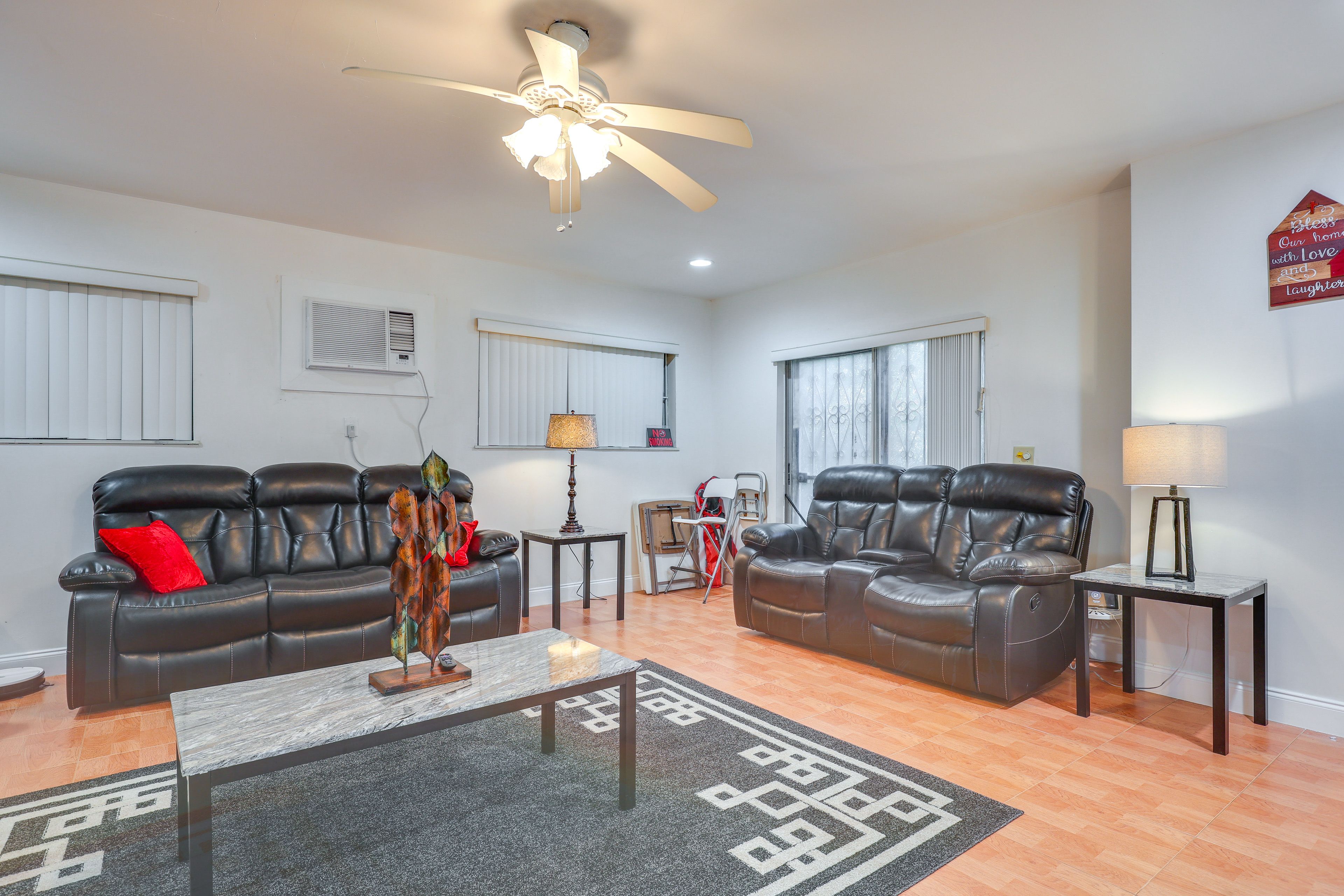 Living Room | Smart TV | Workspace