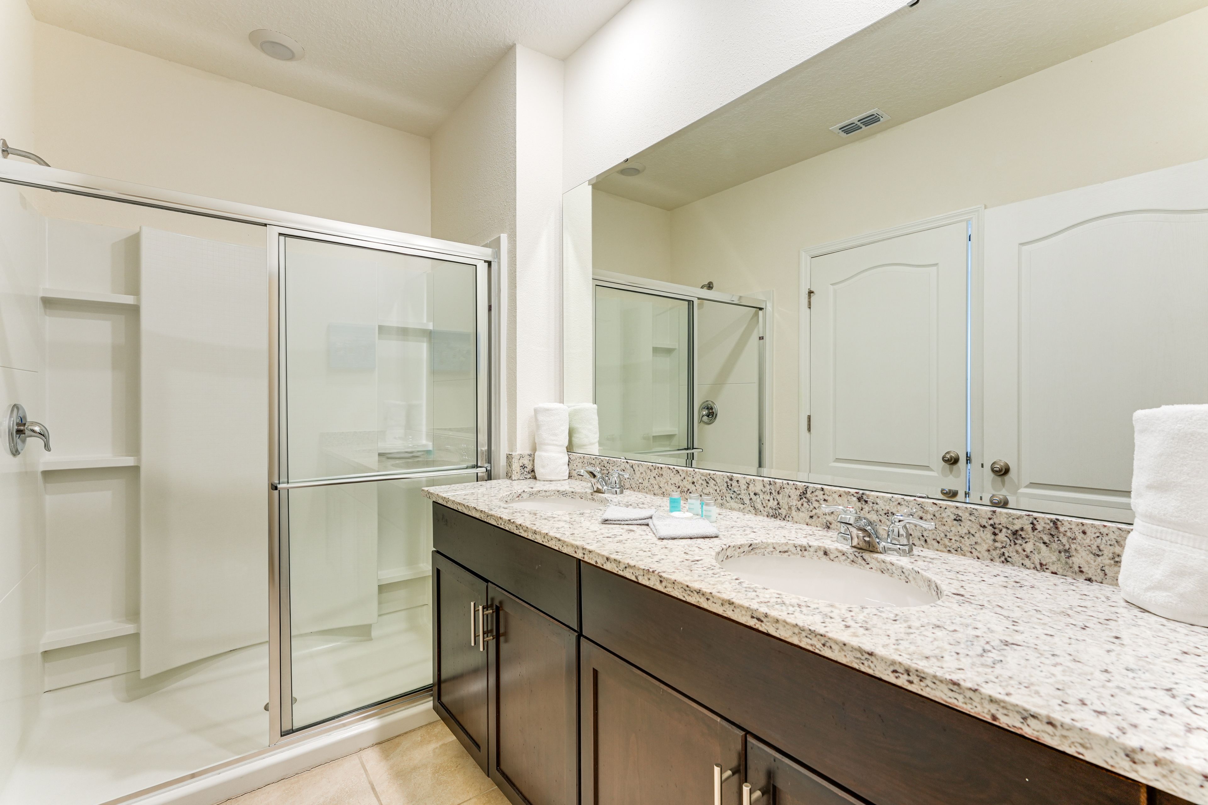 En-Suite Bathroom | 2nd Floor