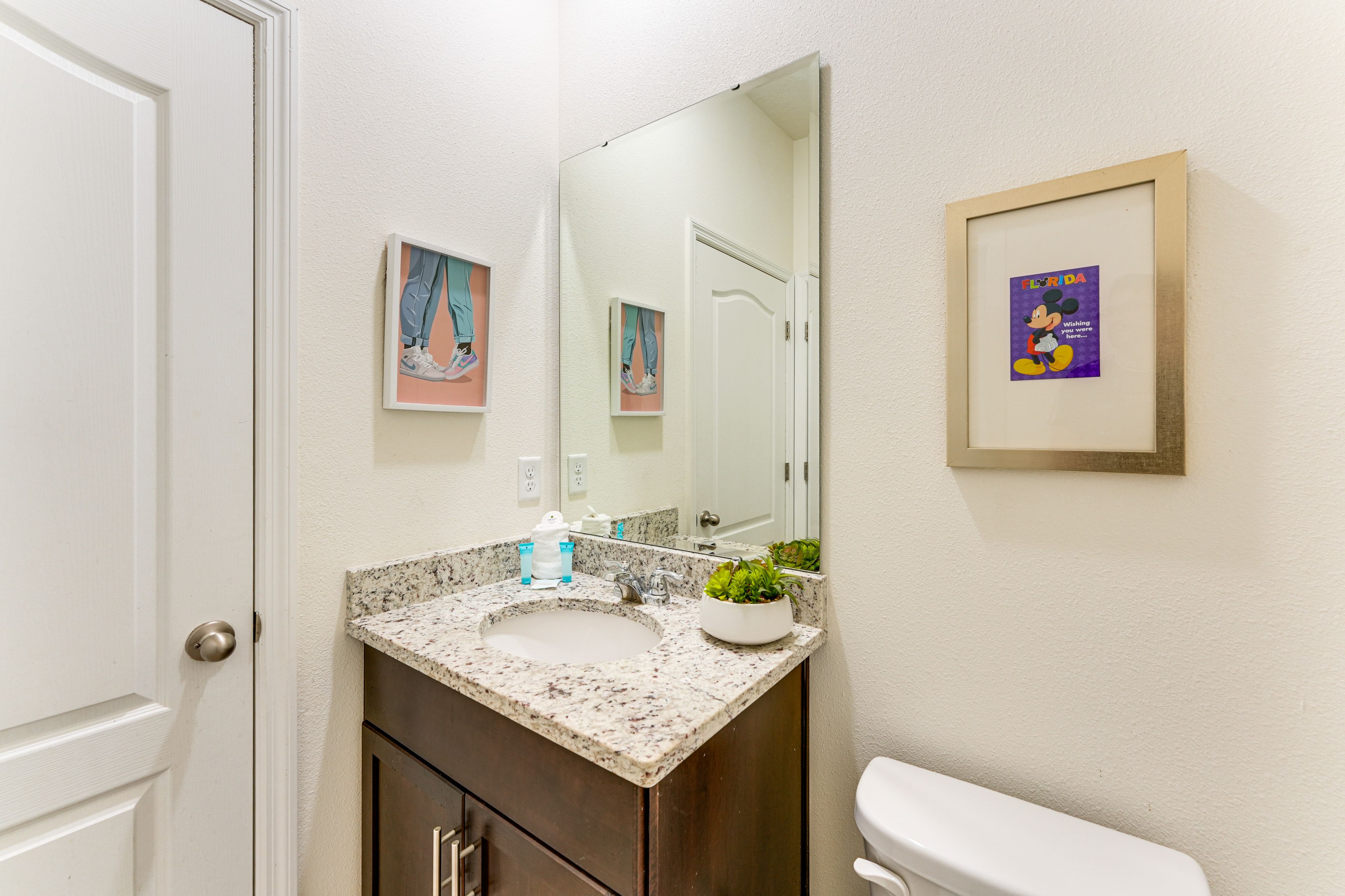 Full Bathroom | 1st Floor