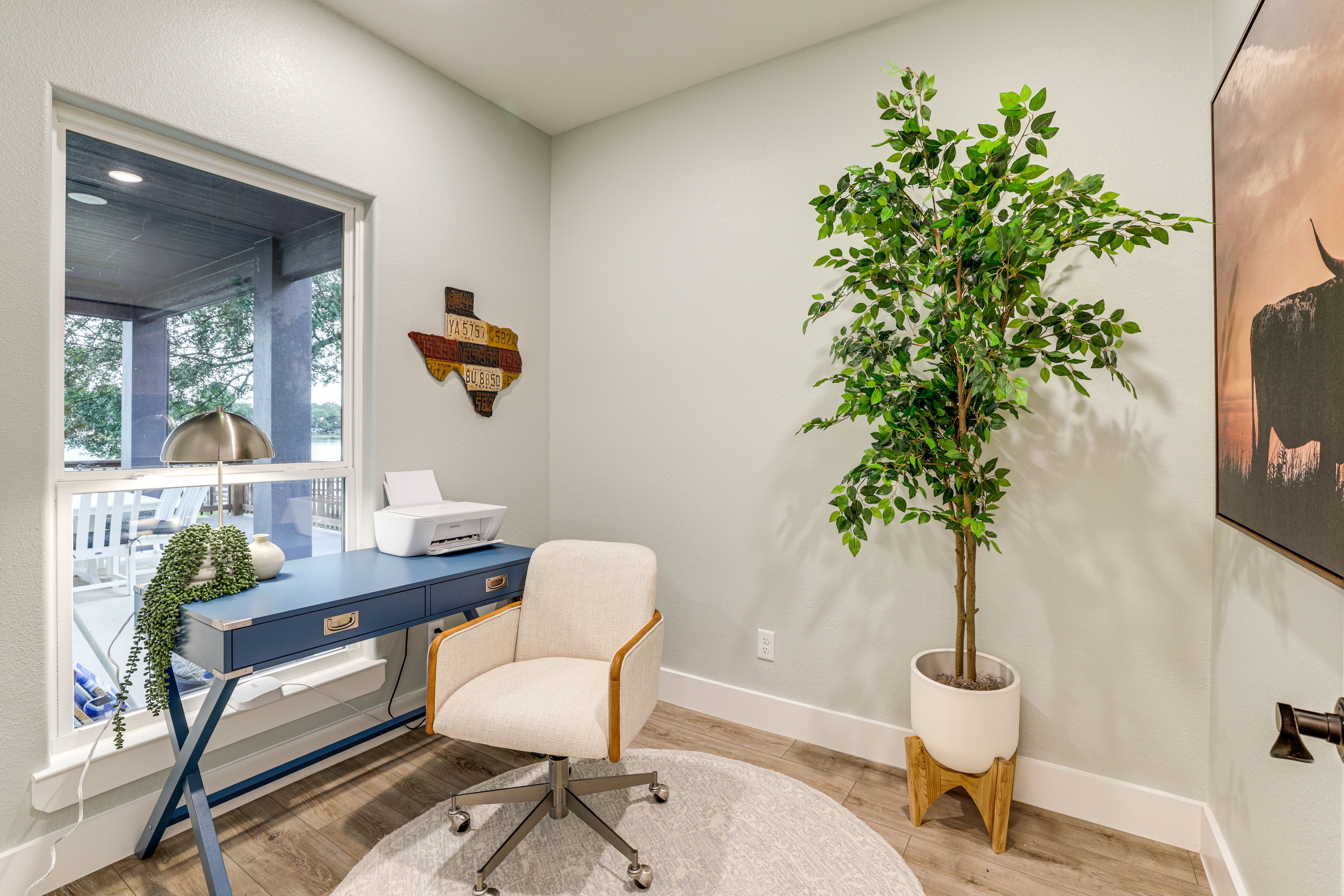 Office | 1st Floor | Free WiFi