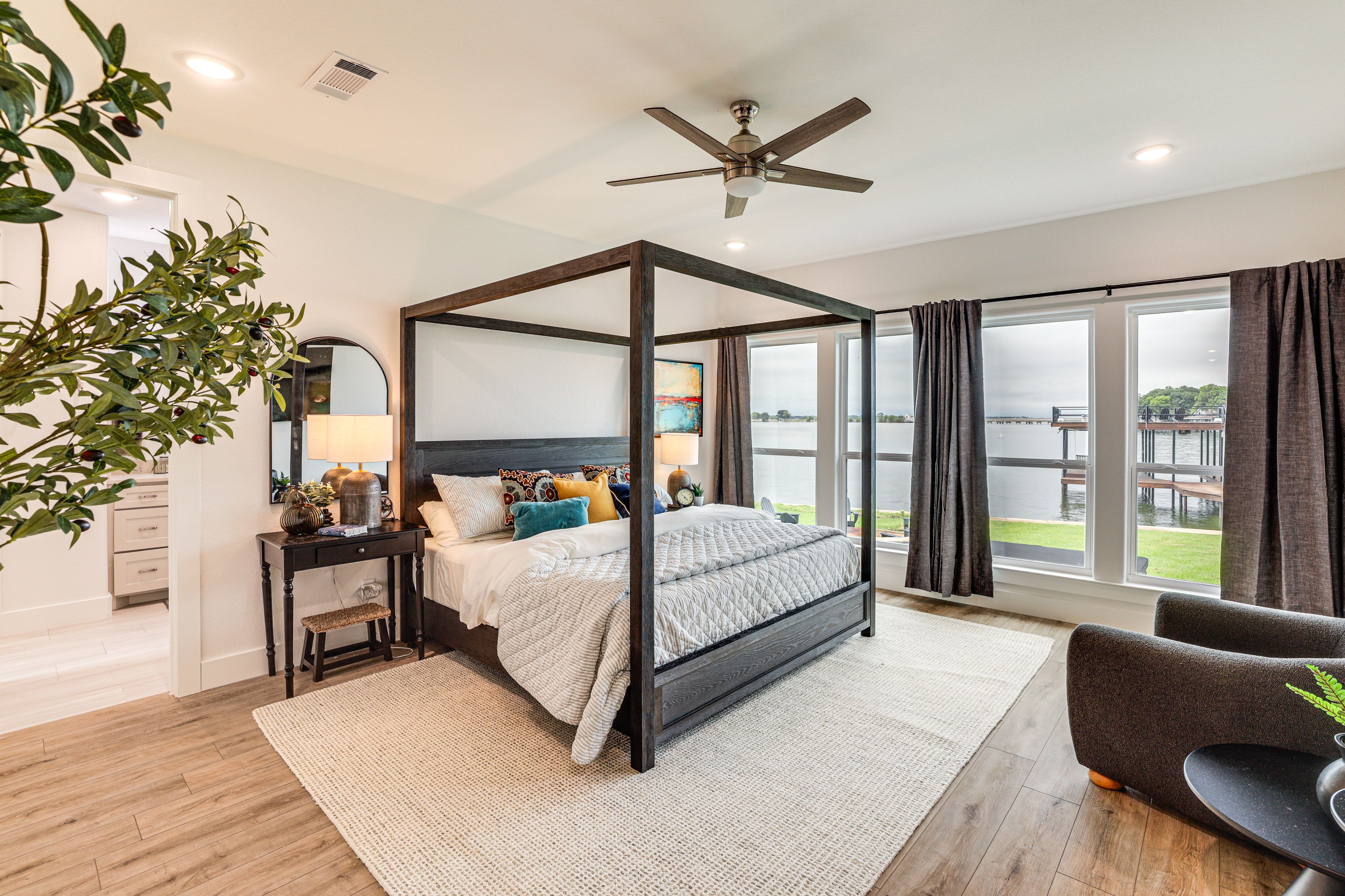Bedroom 1 | 1st Floor | King Bed | Linens Provided | Smart TV