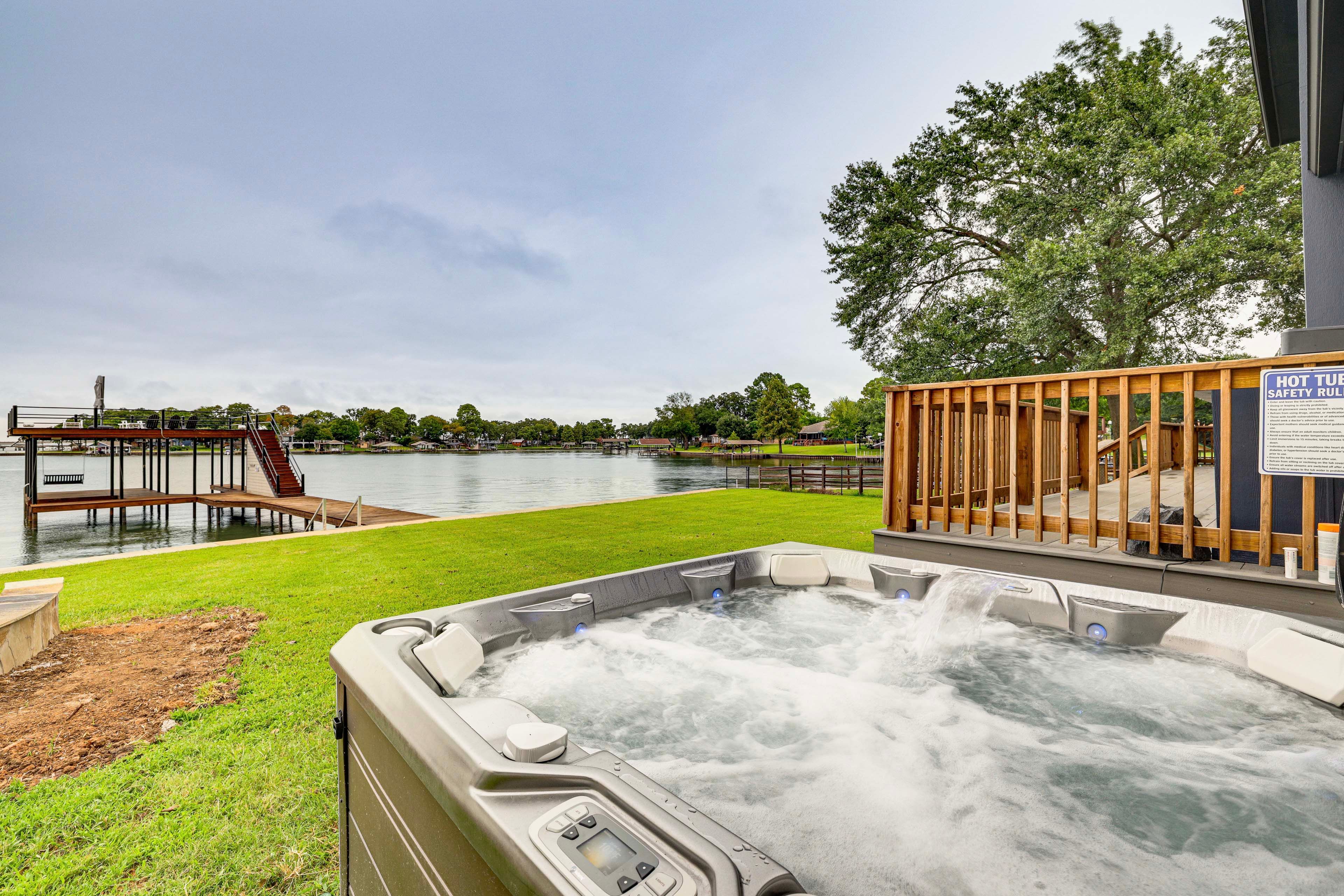 Lakefront Yard | Private Hot Tub