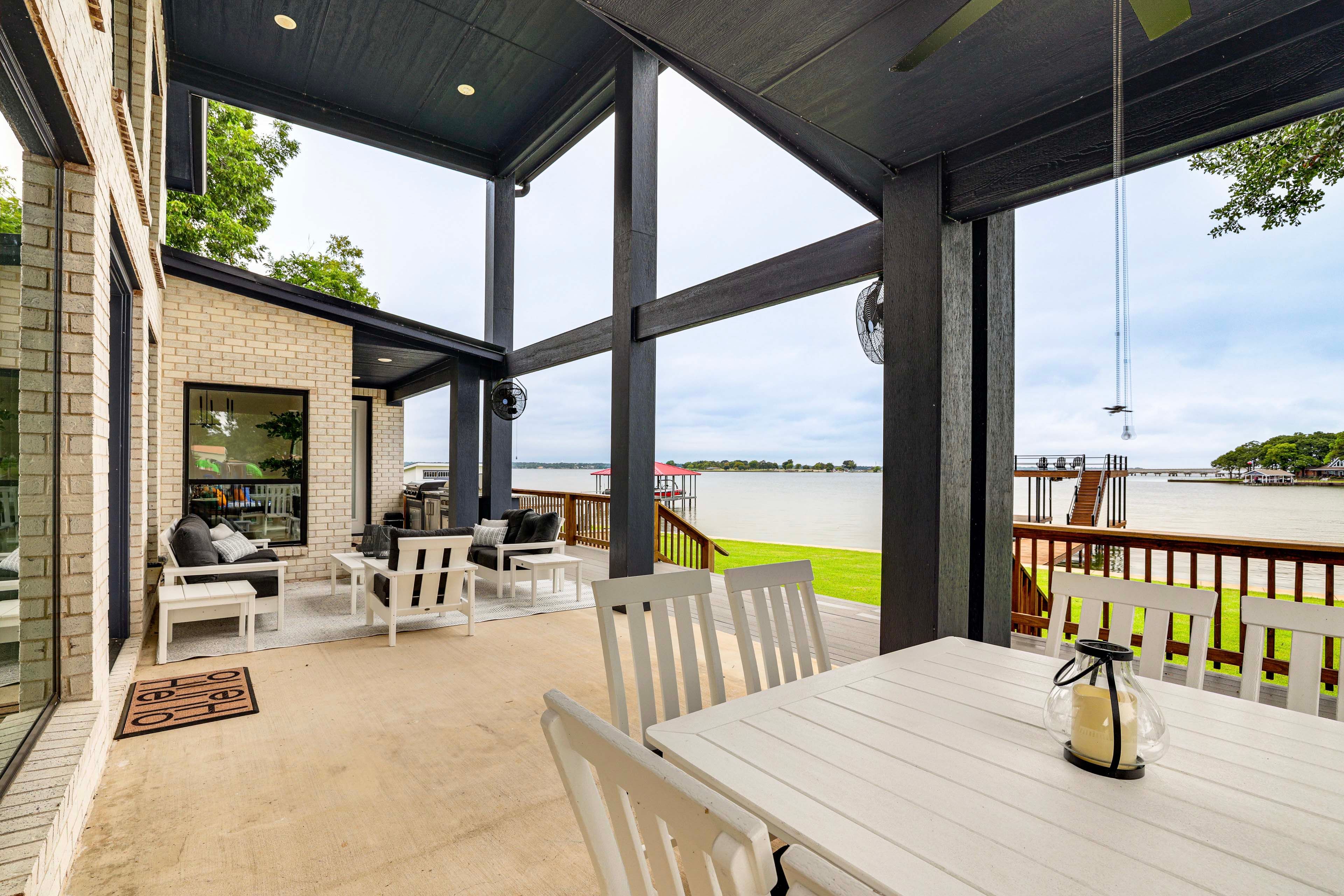 Furnished Patio