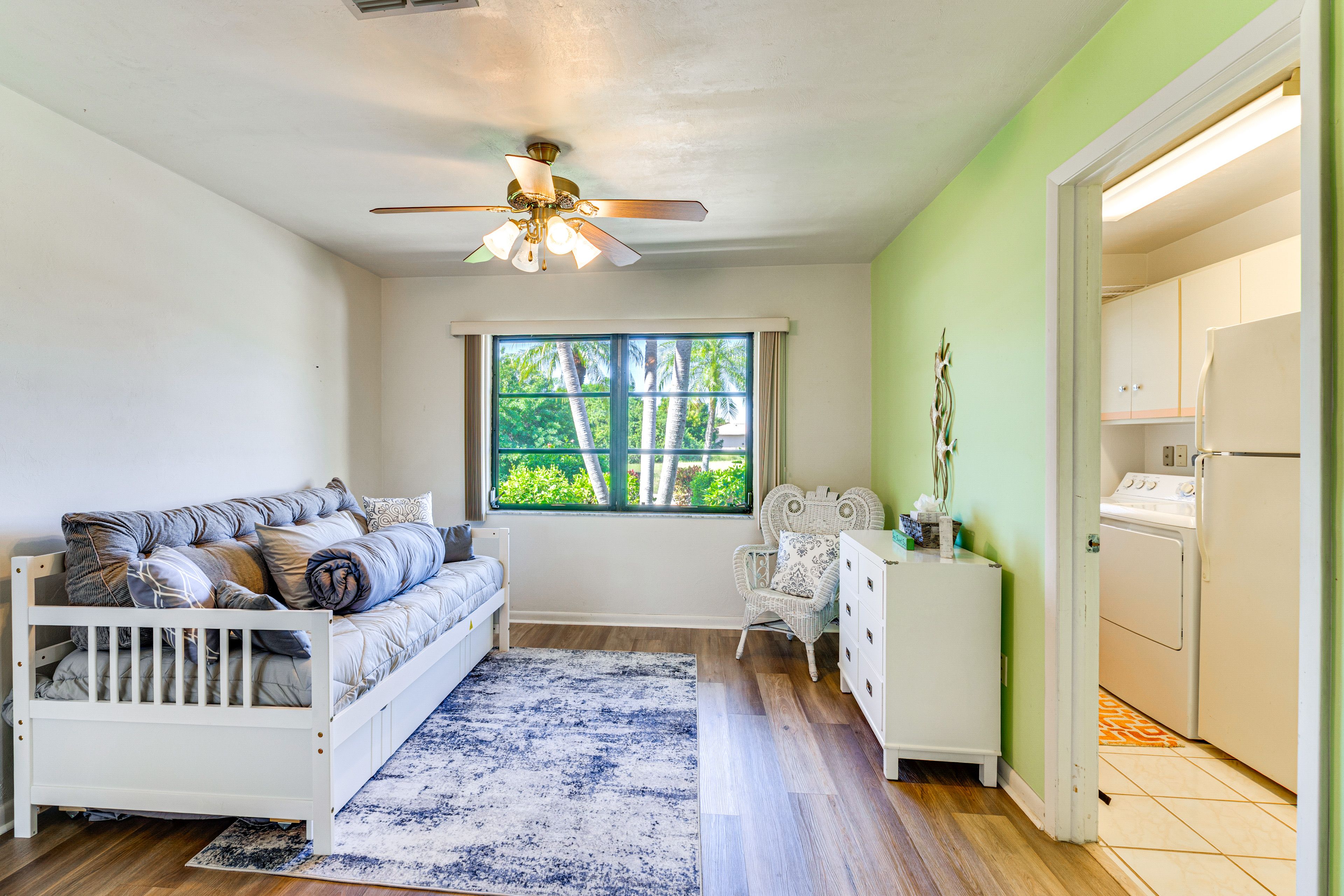 Sleeping Nook | Twin Daybed w/ Twin Trundle