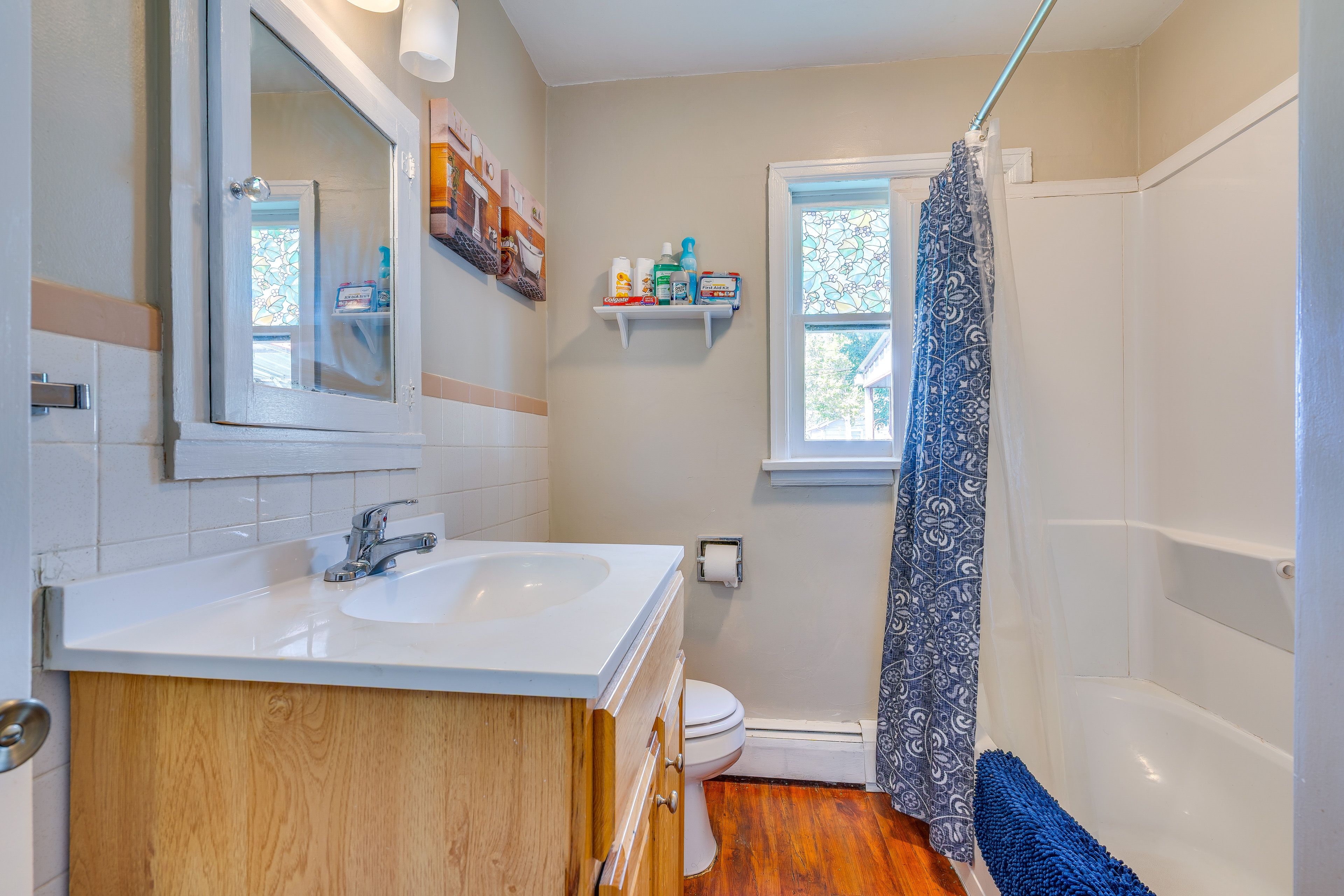 Full Bathroom