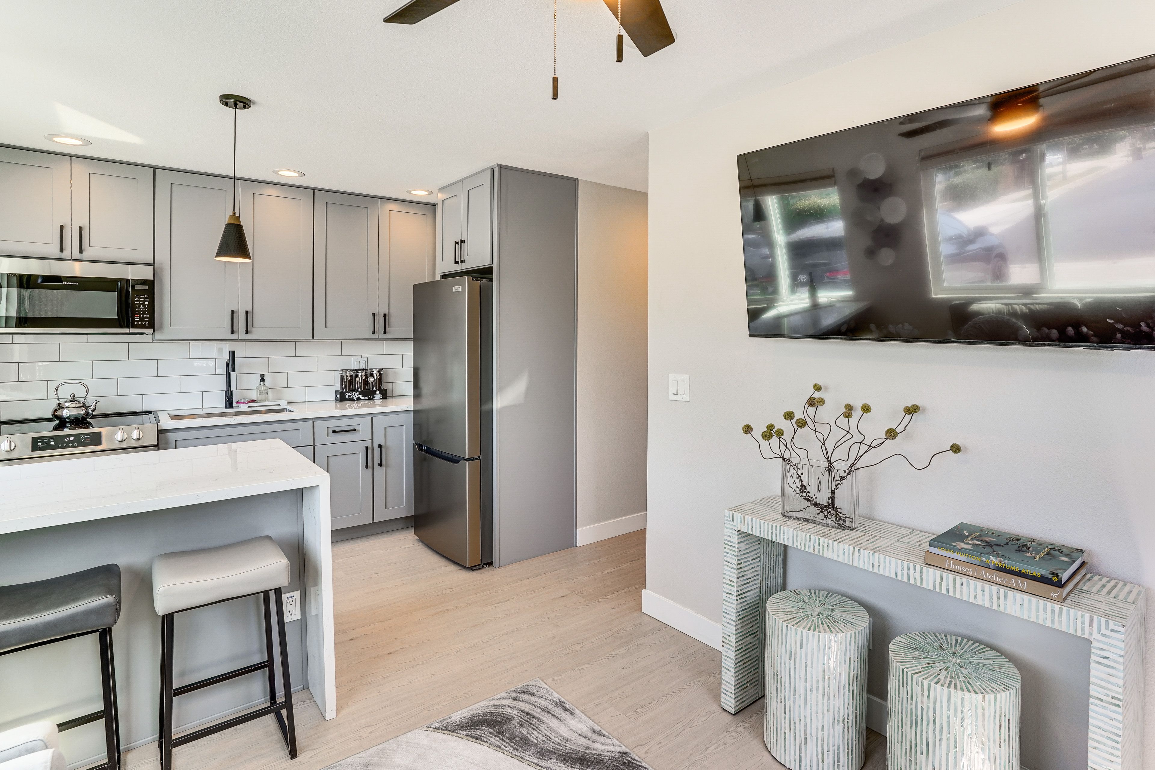 Living Space | Smart TV | Free WiFi