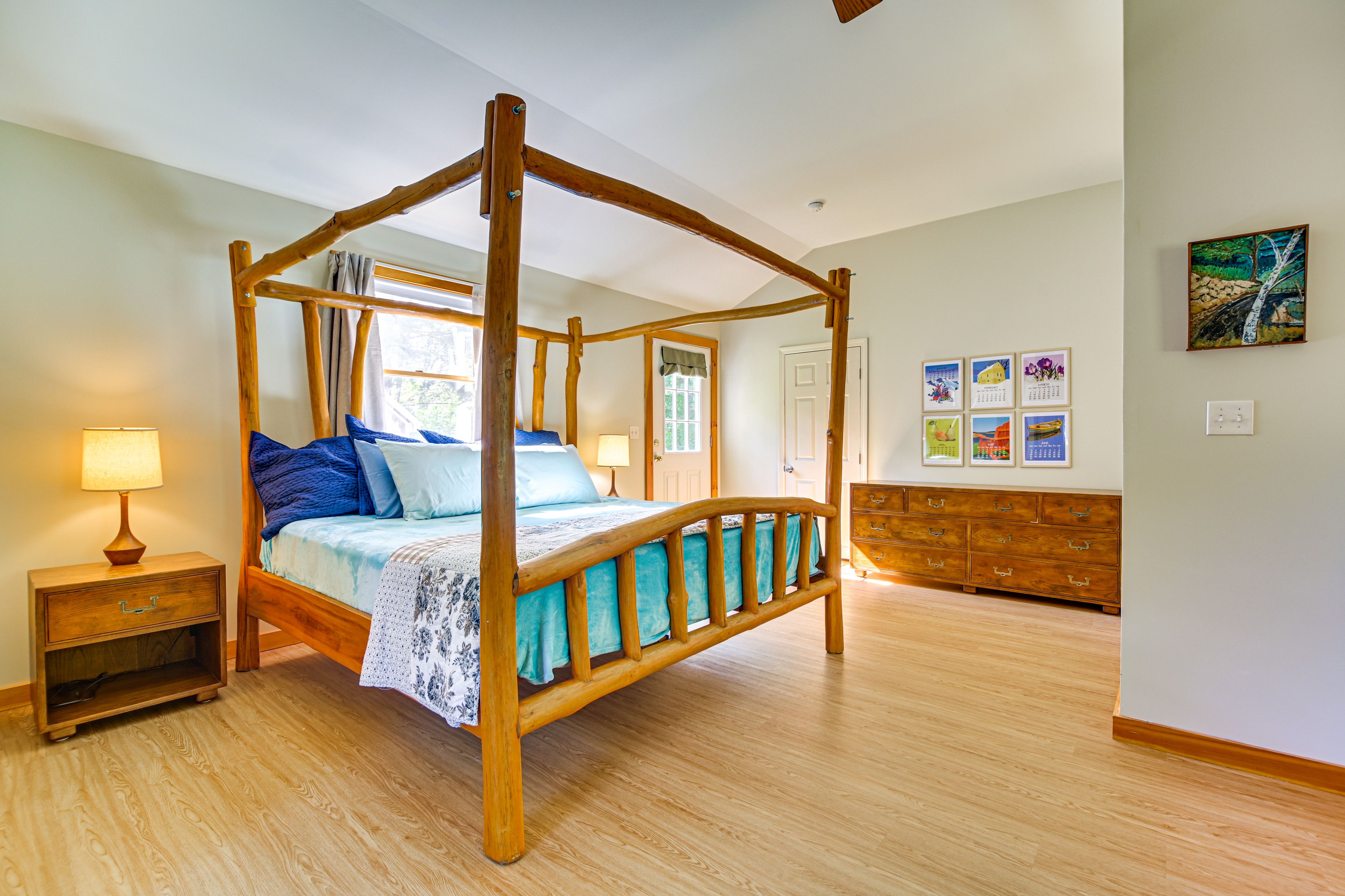 Bedroom 1 | King Bed | Smart TV | Laptop-Friendly Workspace