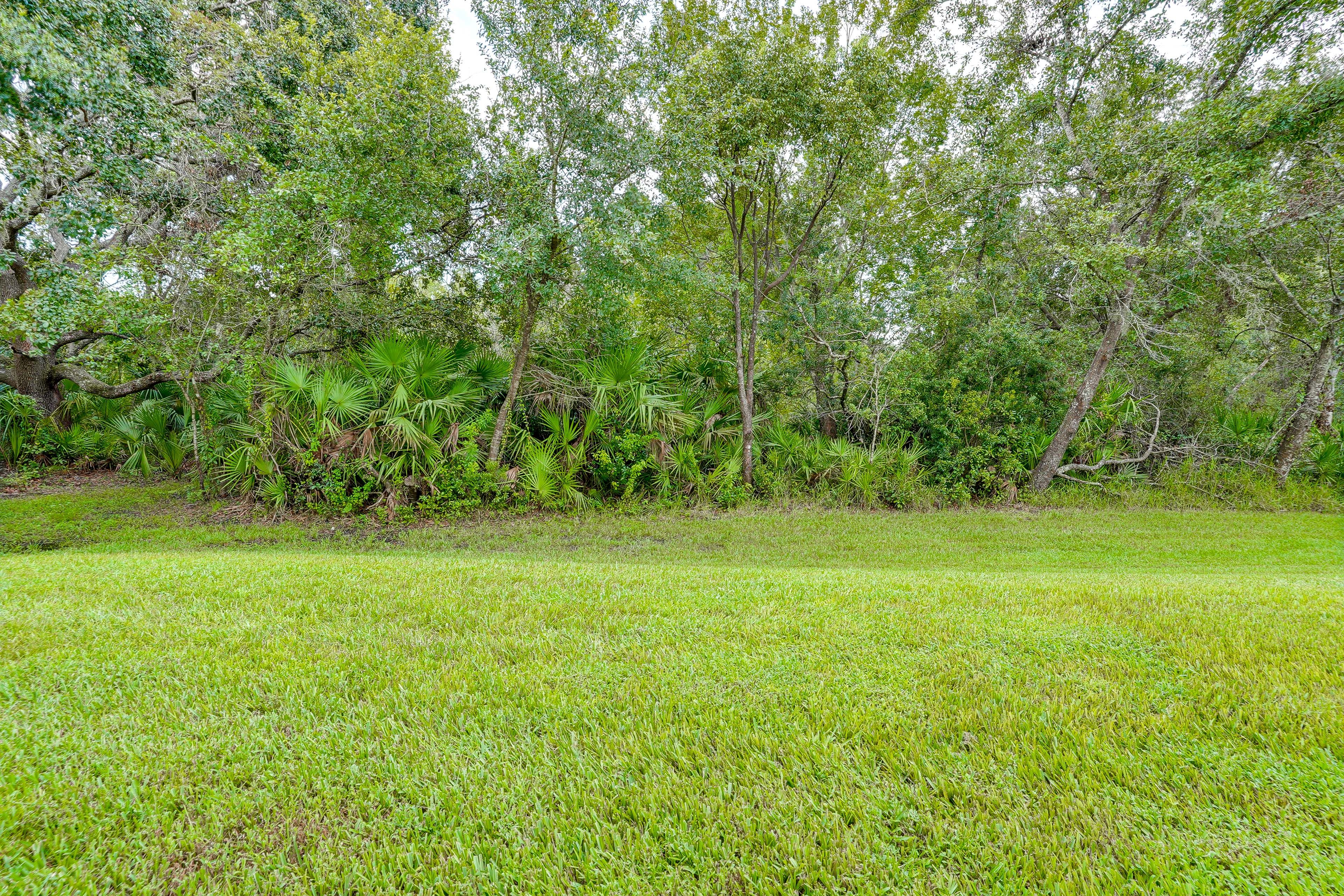 Townhome Exterior | Yard Area