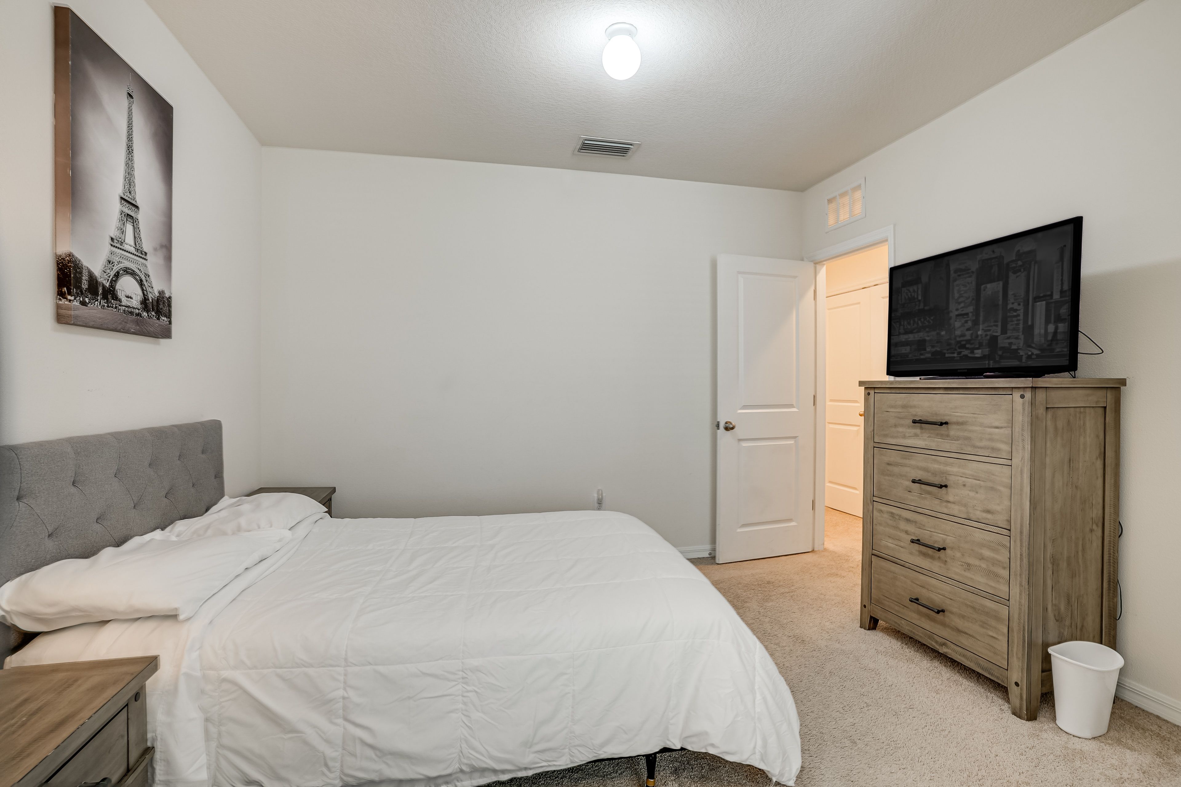 Bedroom 3 | Full Bed | Twin Bed | Smart TV | 2nd Floor