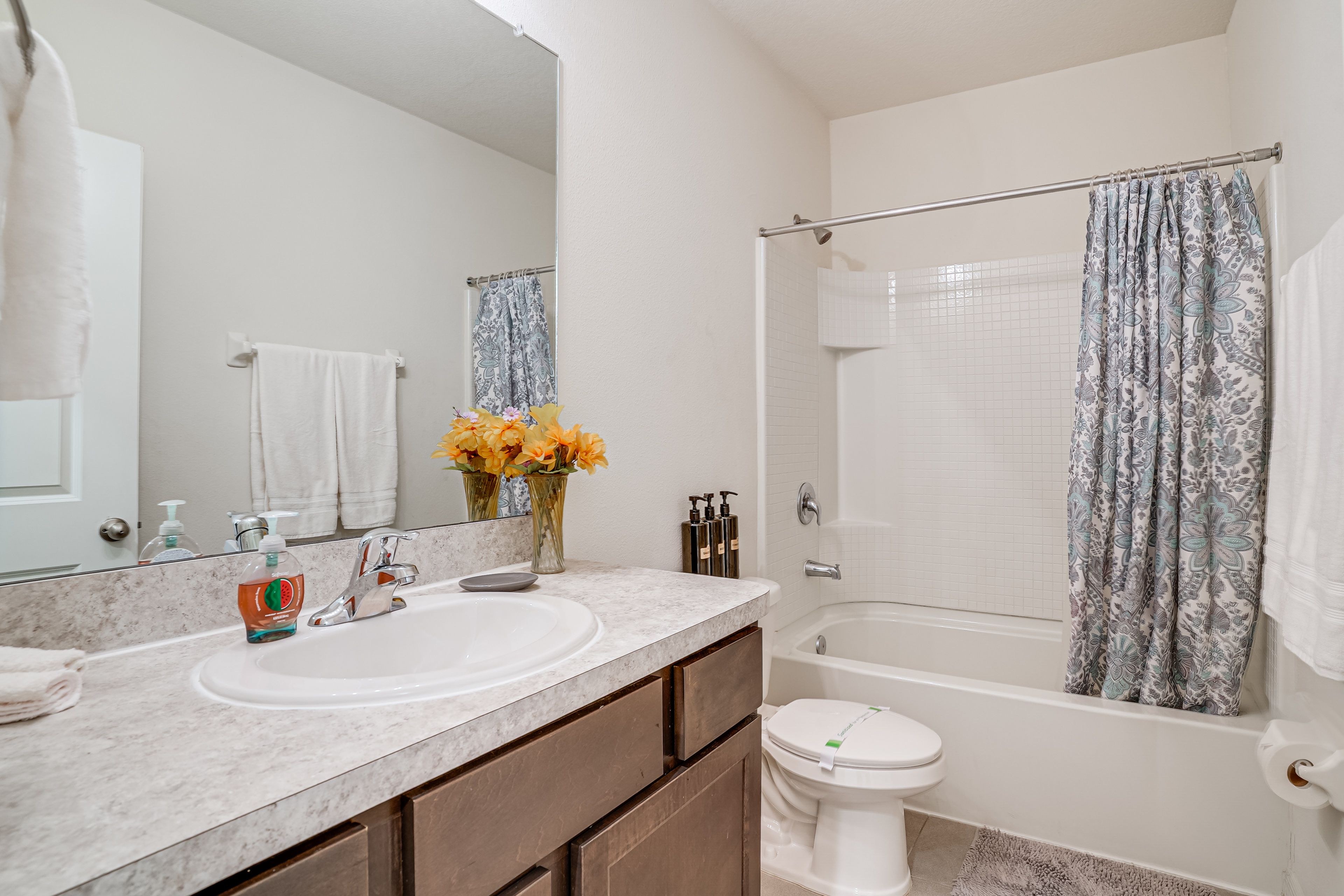 Bathroom | 2nd Floor