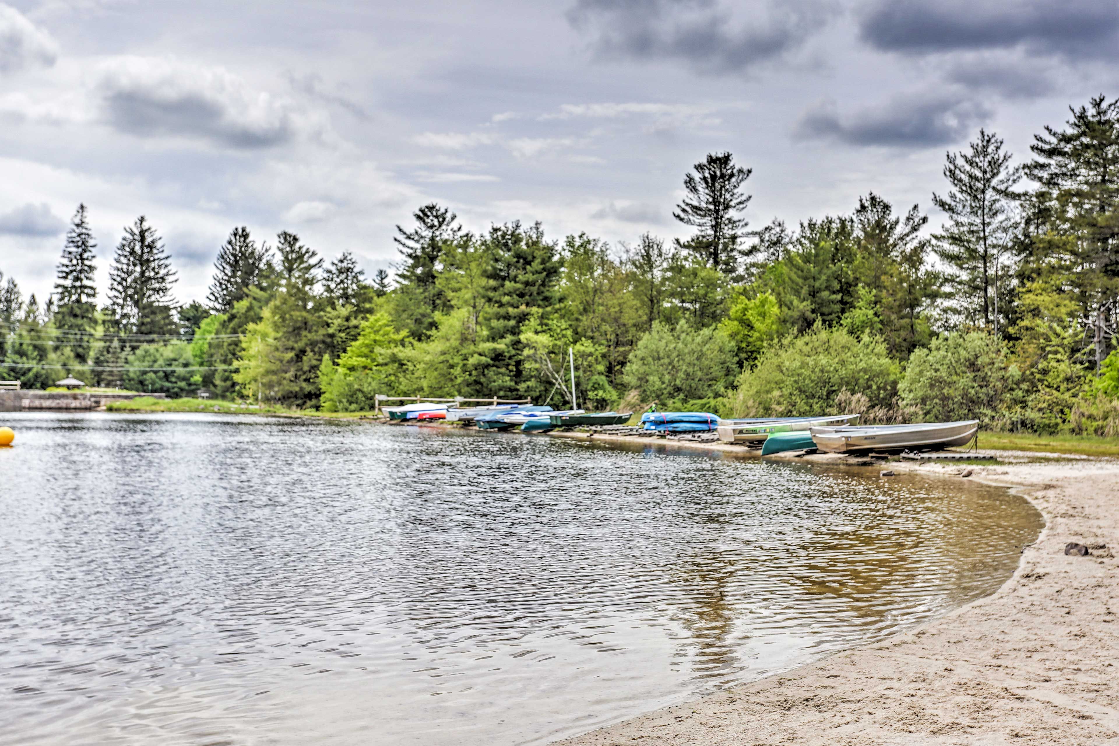 Lake Naomi Club Amenities (Addt'l Fee Required)