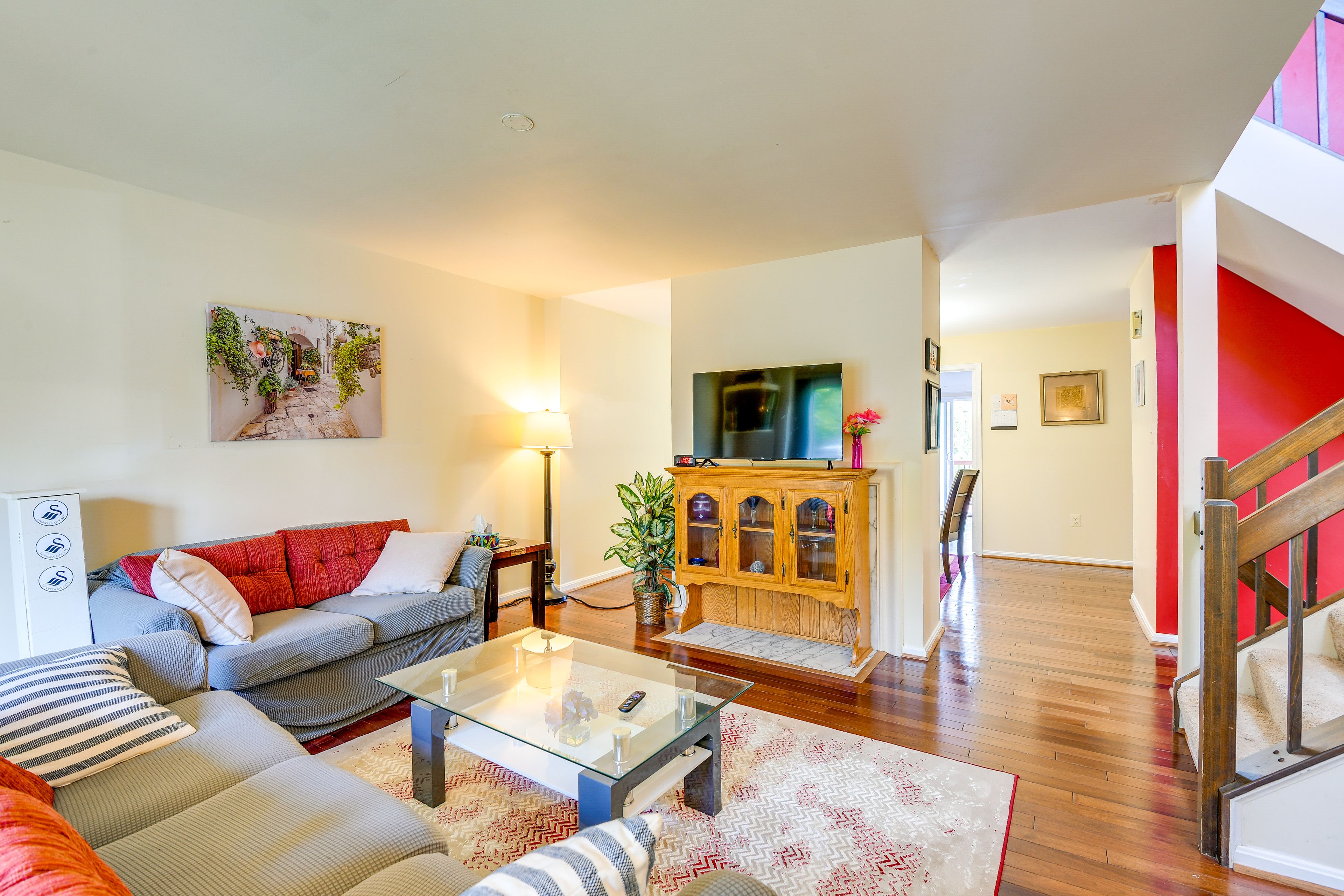 Herndon Vacation Rental | 4BR | 3.5BA | 1,600 Sq Ft | Stairs Required