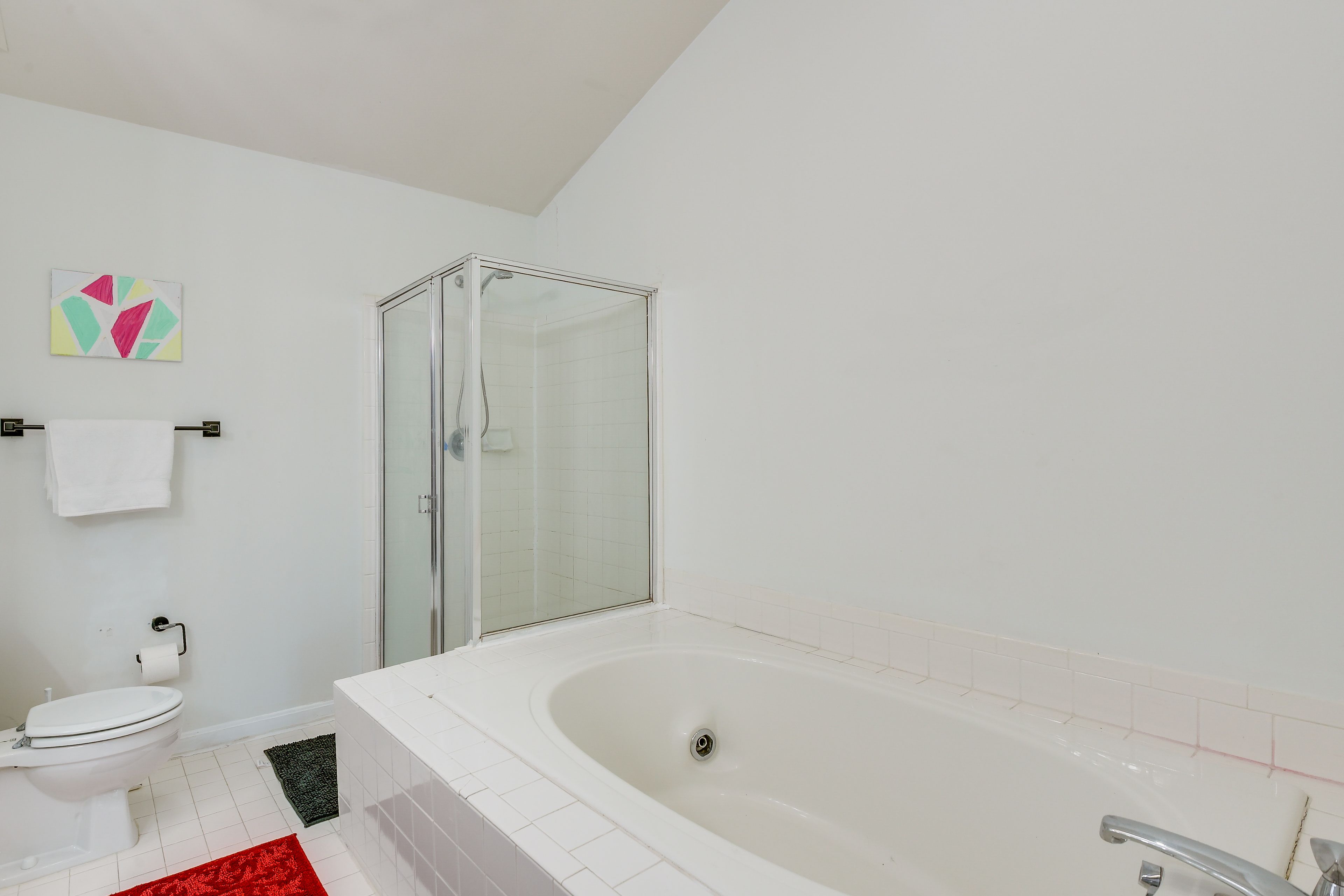 Full Bath | Towels | Hair Dryer | Upper Level