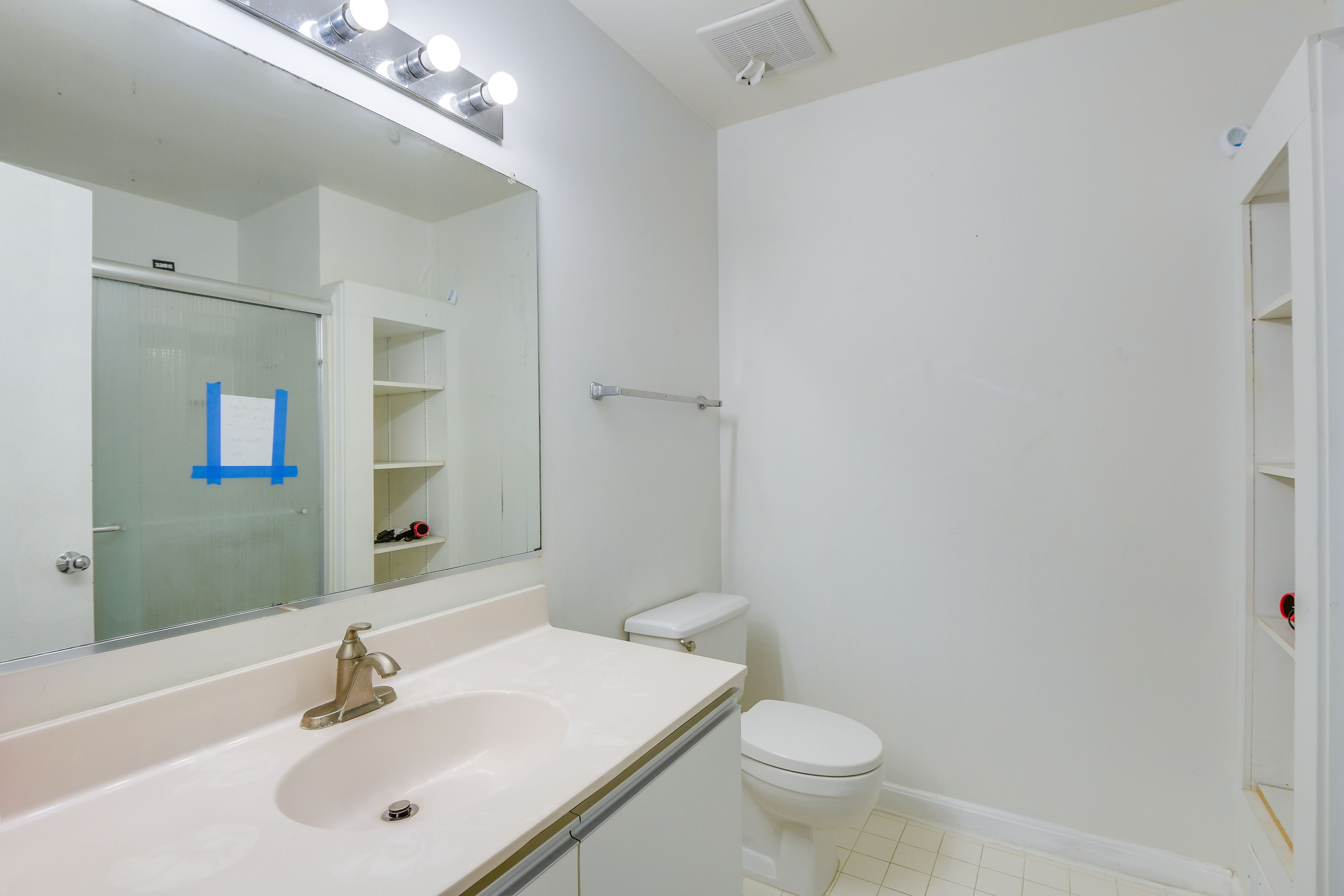 Full Bath | Upper Level