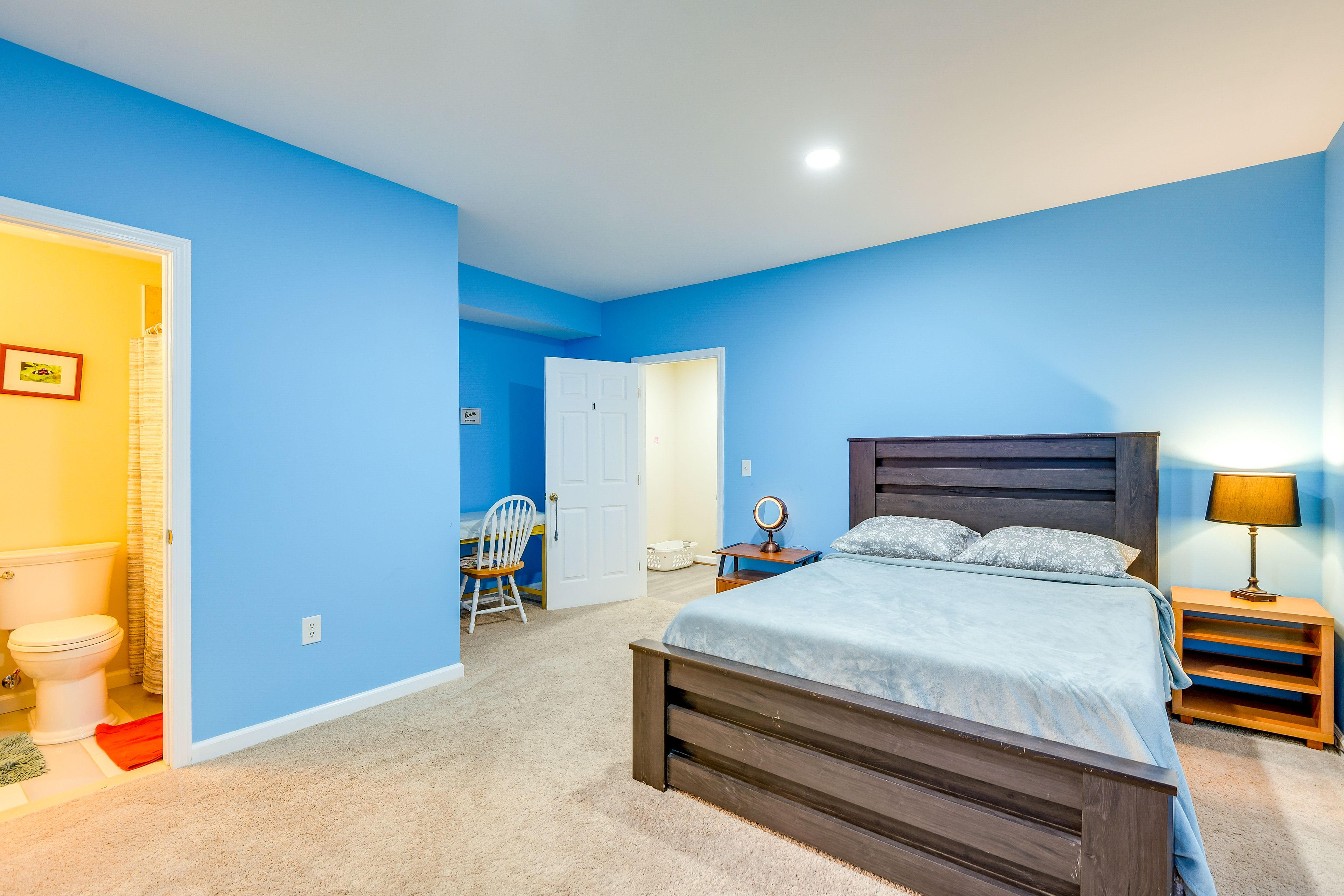 Bedroom 1 | Queen Bed | Linens