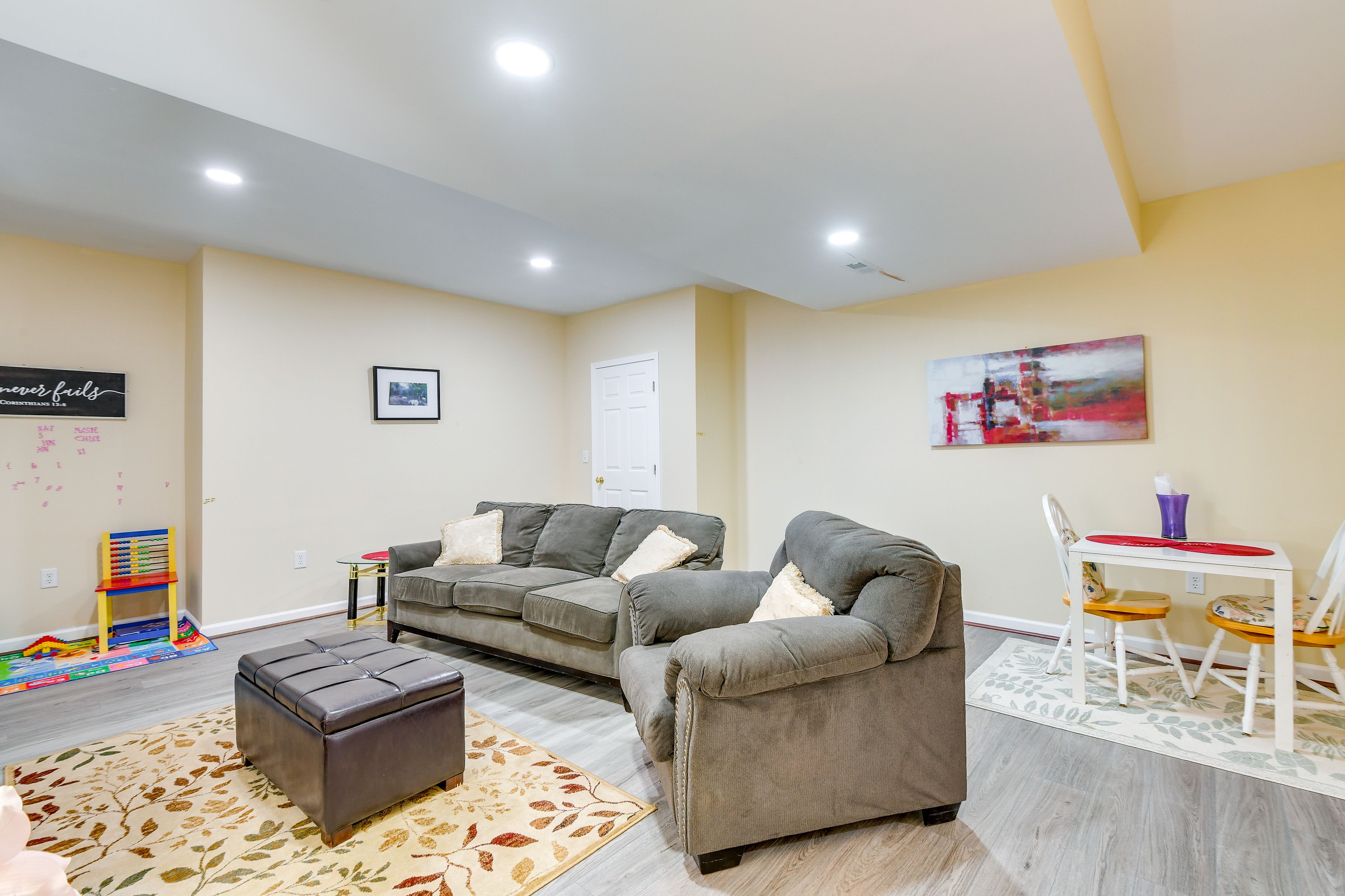 Living Room | Smart TV