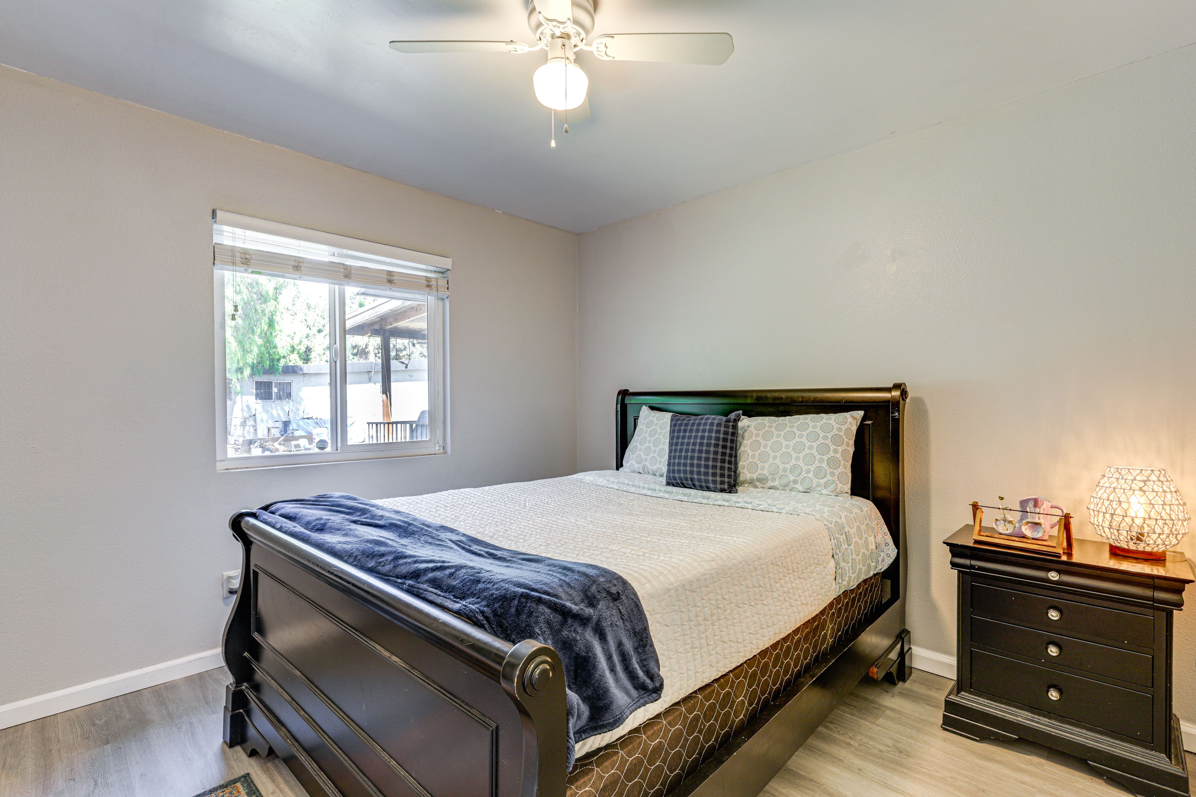 Bedroom 1 | Queen Bed