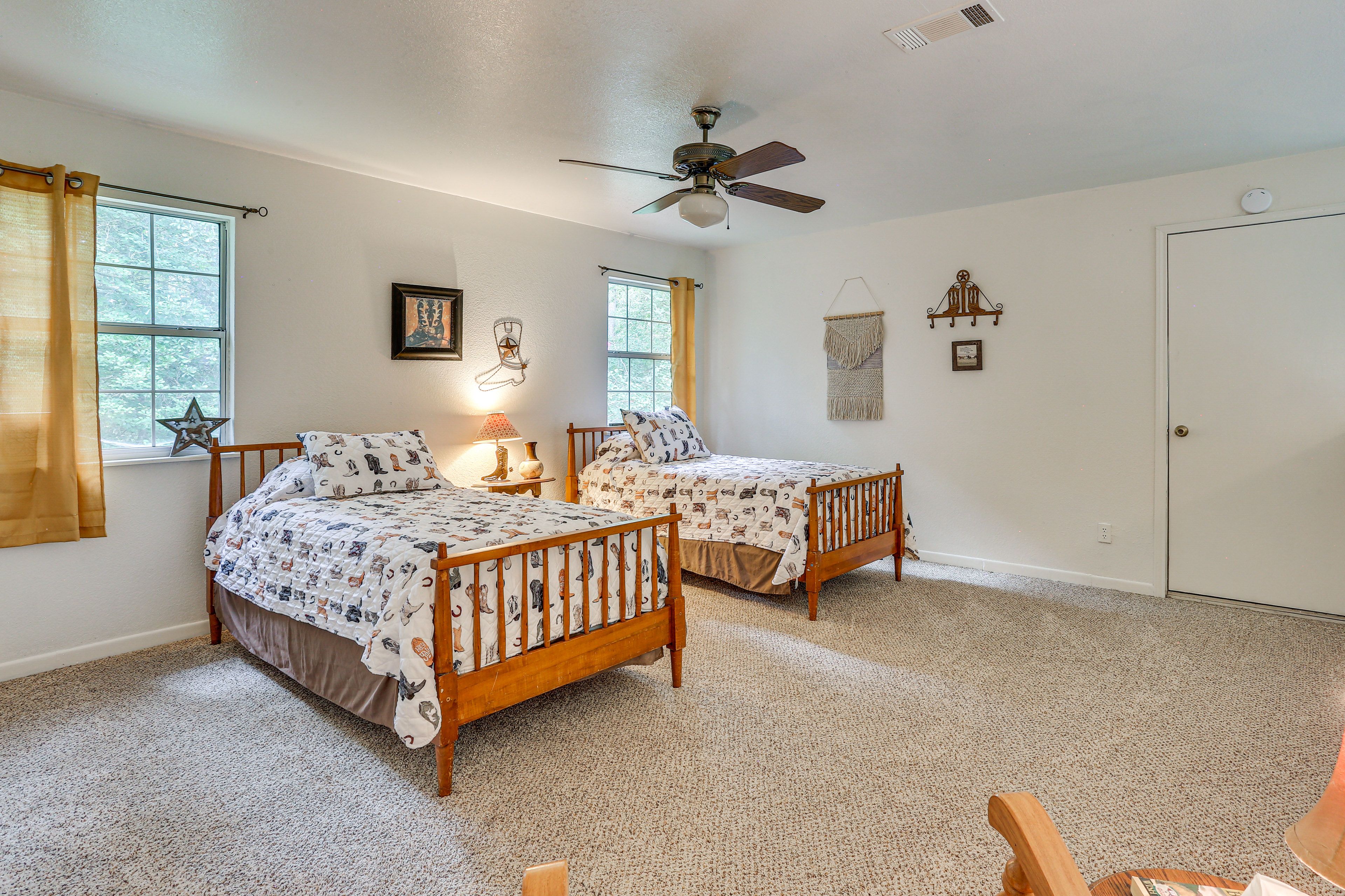 Bedroom 2 | 2 Twin Beds