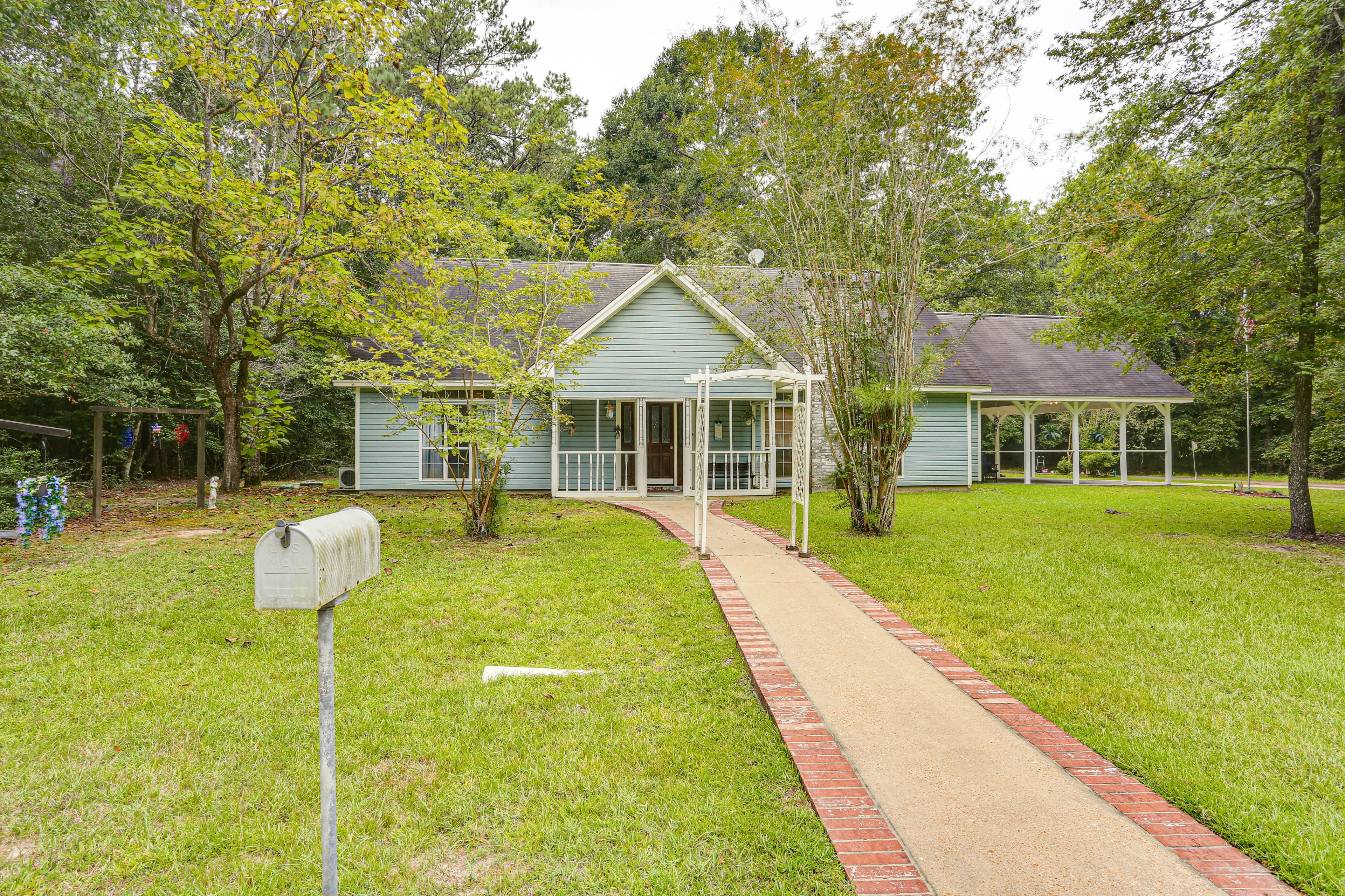 Exterior | Parking | Carport (2 Vehicles) | Driveway (2 Vehicles)