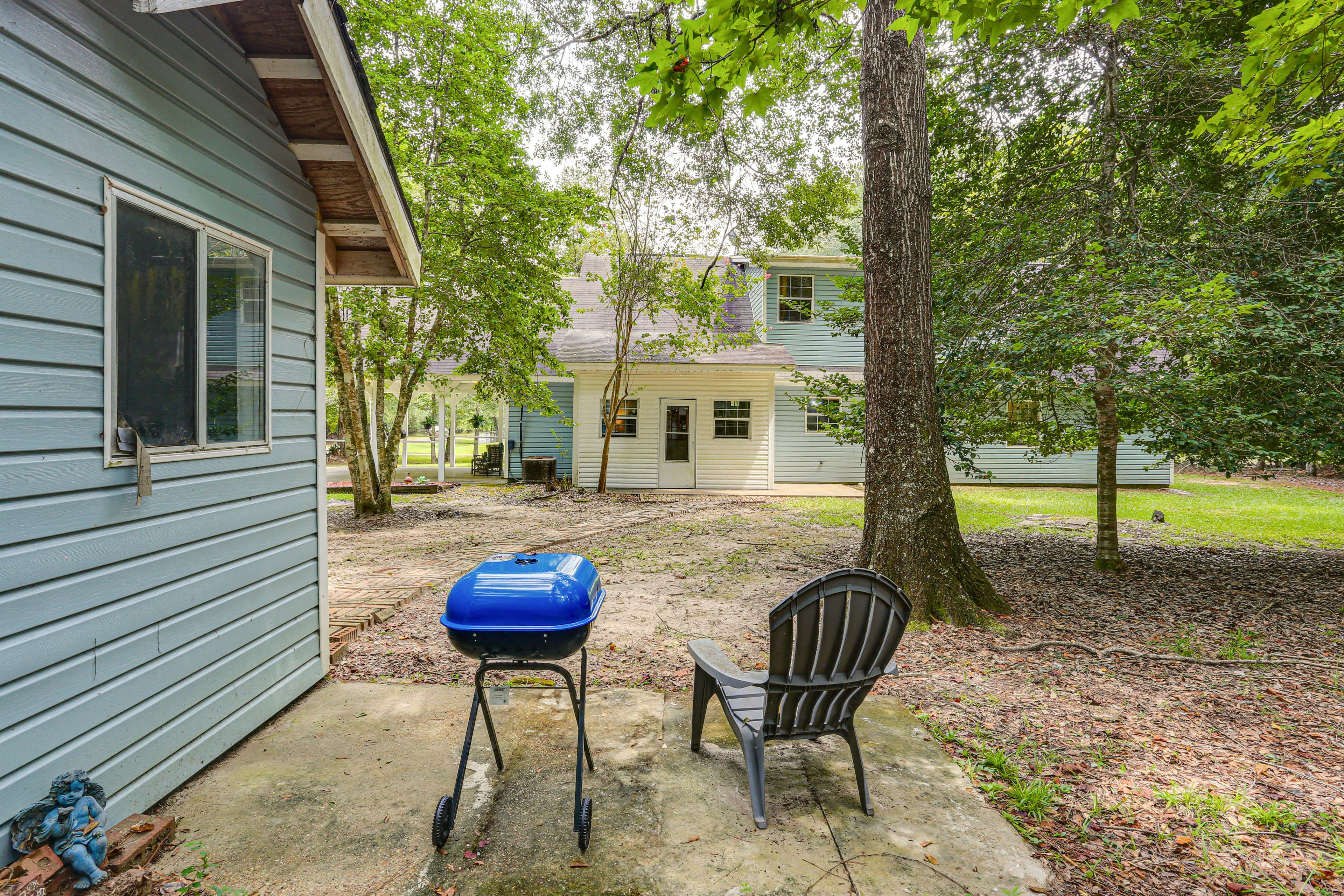 Grilling Area | Charcoal Grill
