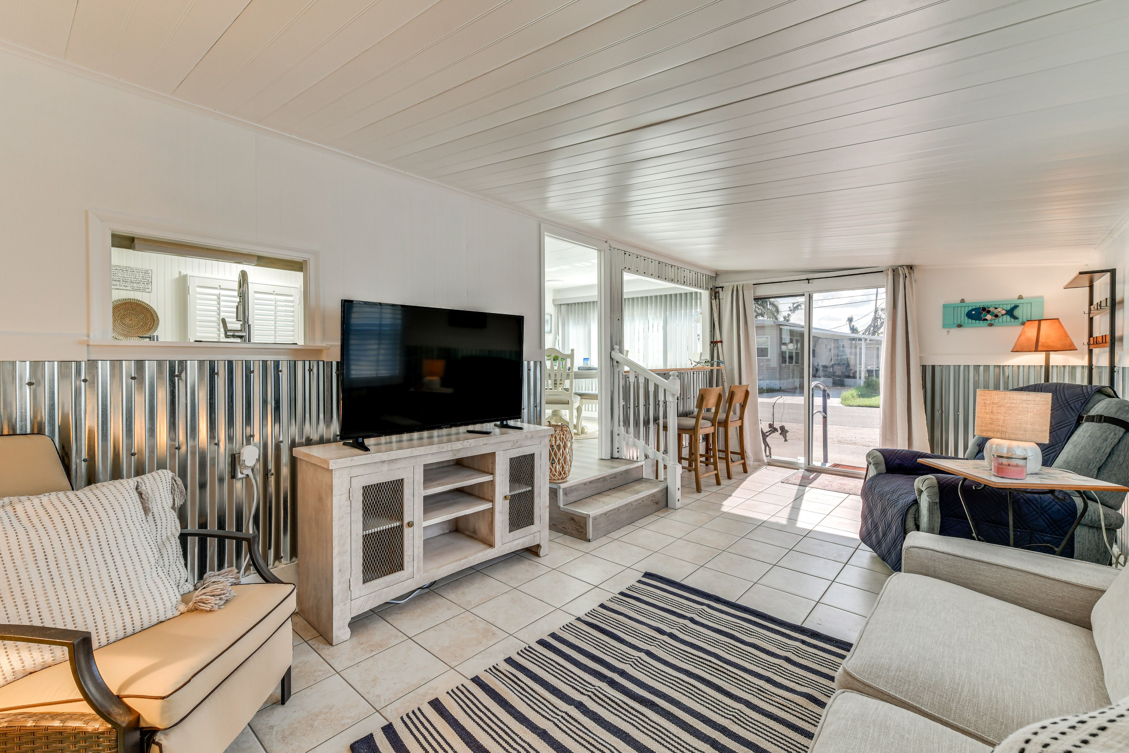 Bradenton Vacation Rental | 2BR | 1BA | 700 Sq Ft | 3 Steps to Enter