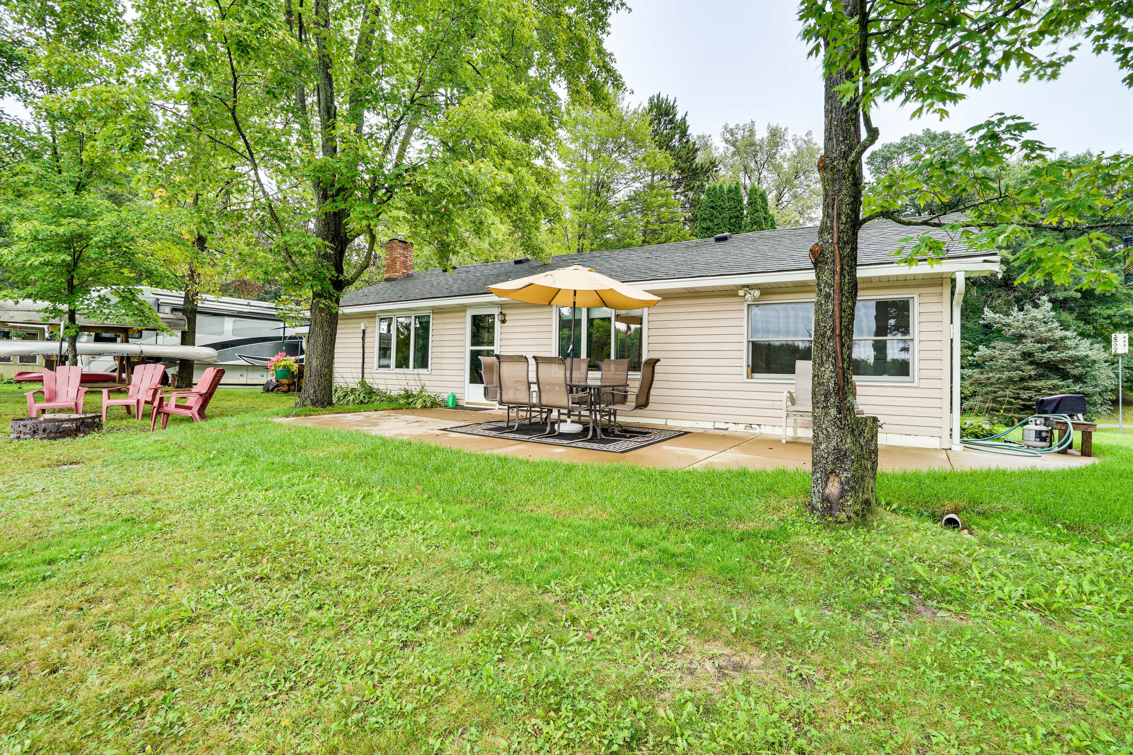 Exterior | Parking | Driveway (2 Vehicles)