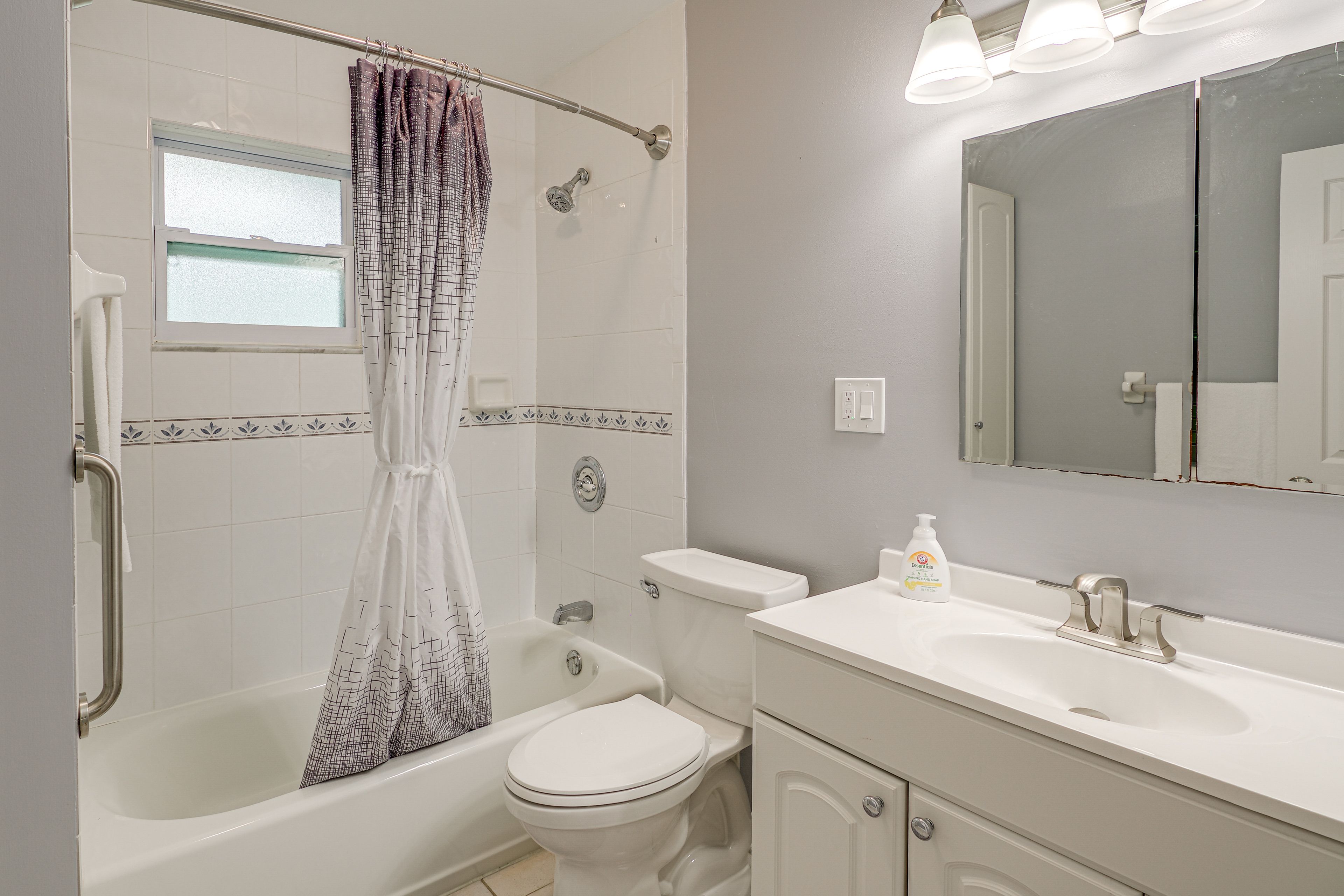 Full Bathroom
