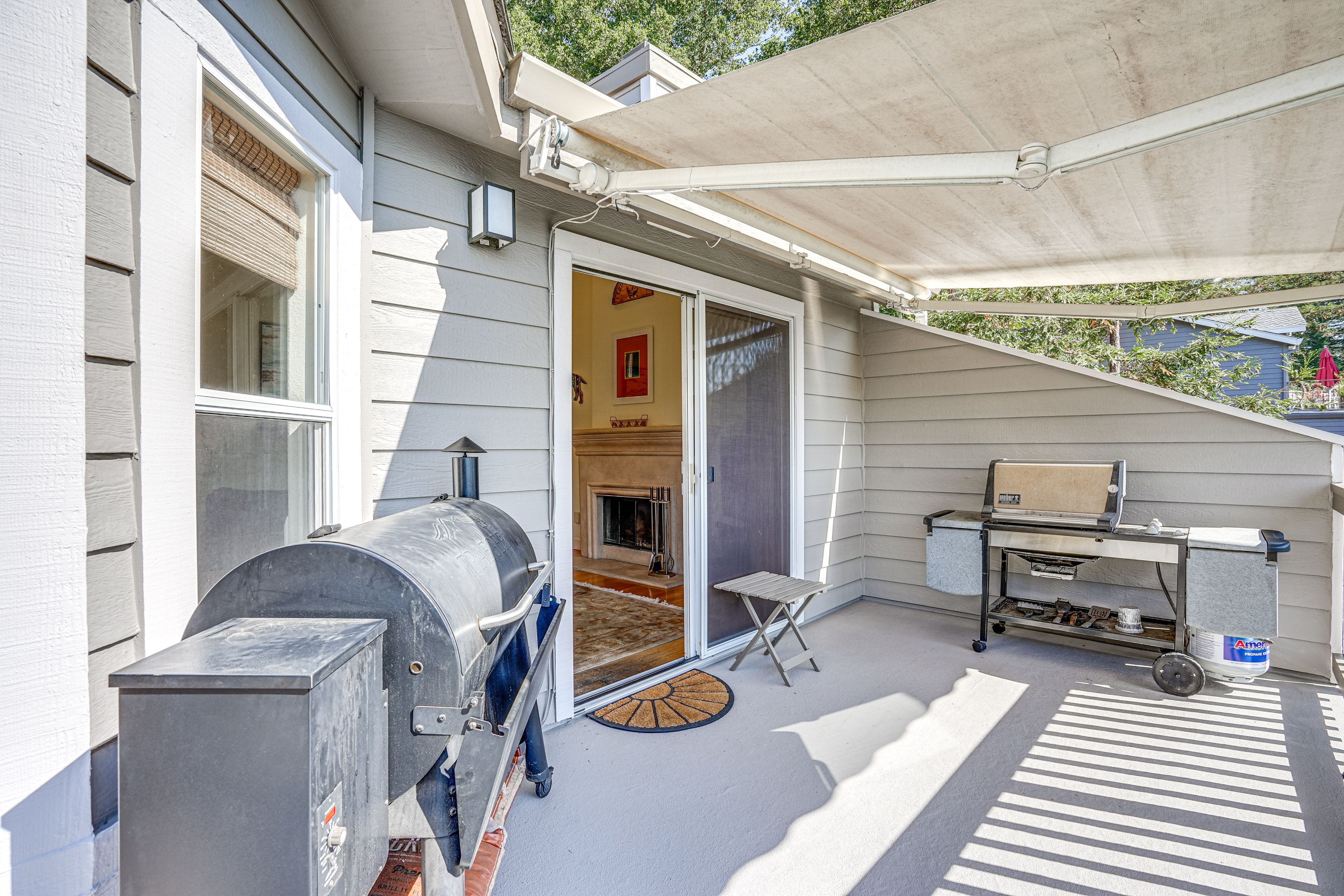 Furnished Deck | Dining Table | Mountain Views
