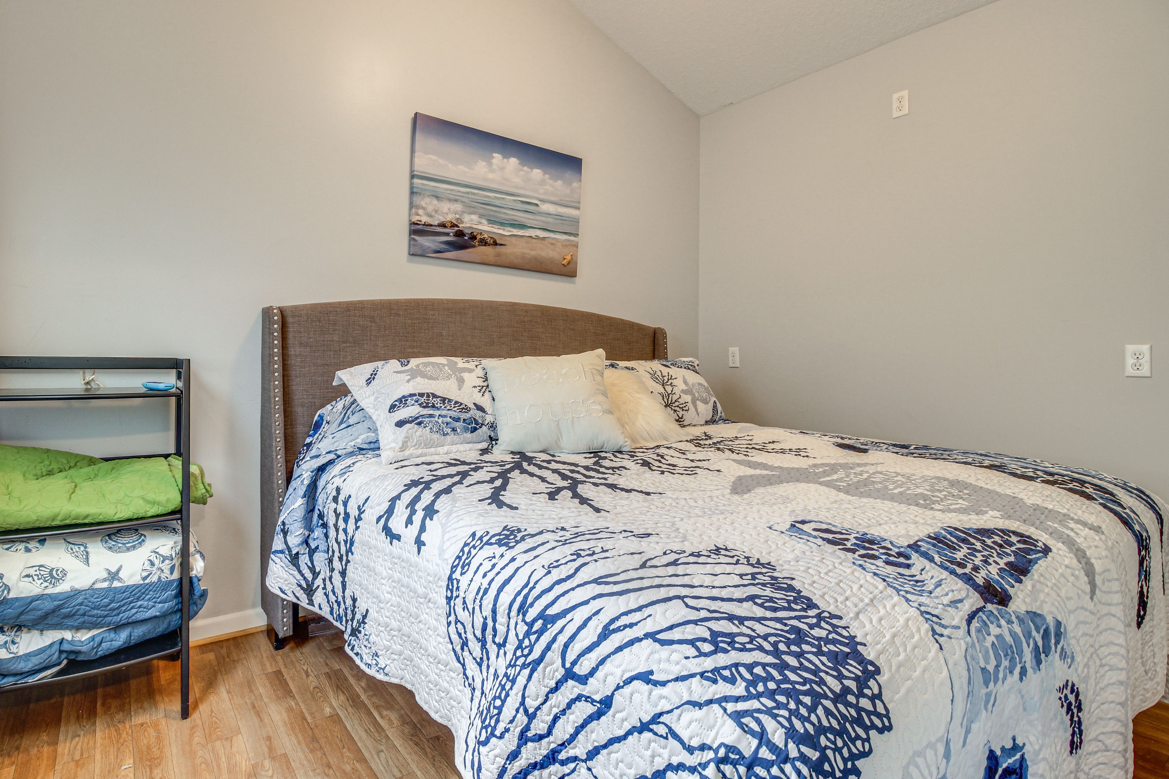 Bedroom 1 | King Bed