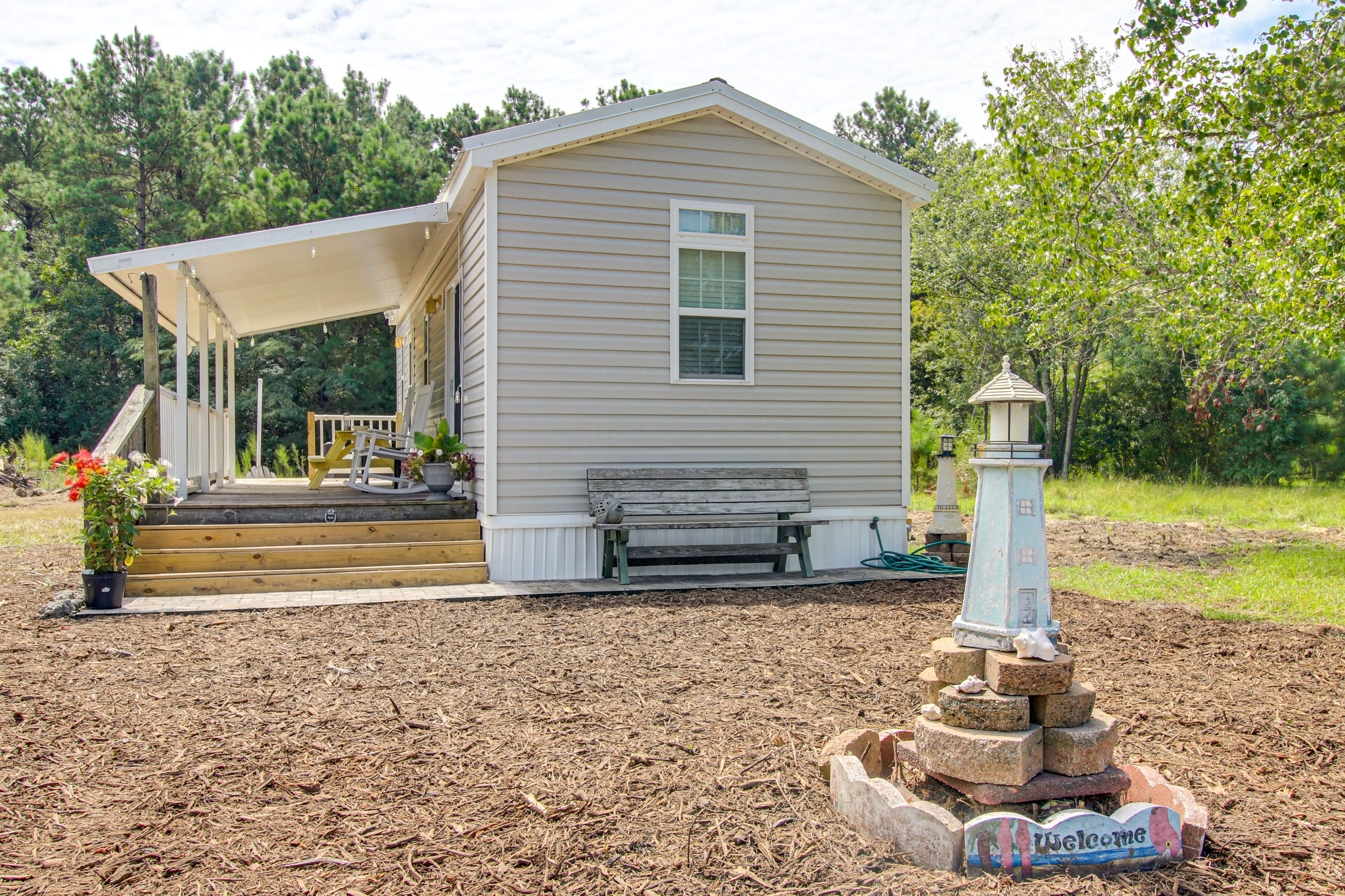 Exterior | Parking | Driveway (4 Vehicles) | Boat/Horse Trailer Parking