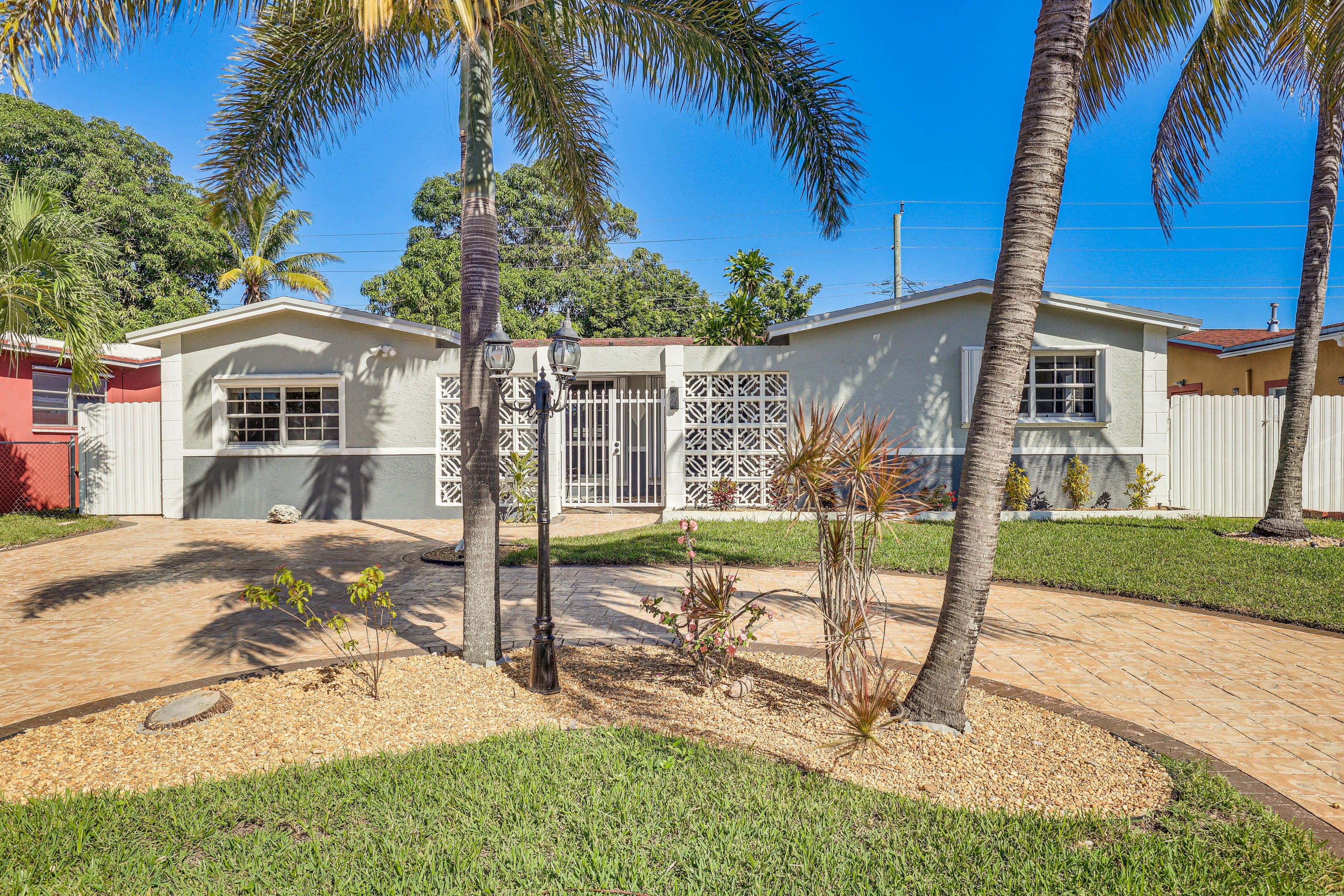 Miramar Vacation Rental | 3BR | 2BA | 1,650 Sq Ft | 1 Small Step Required