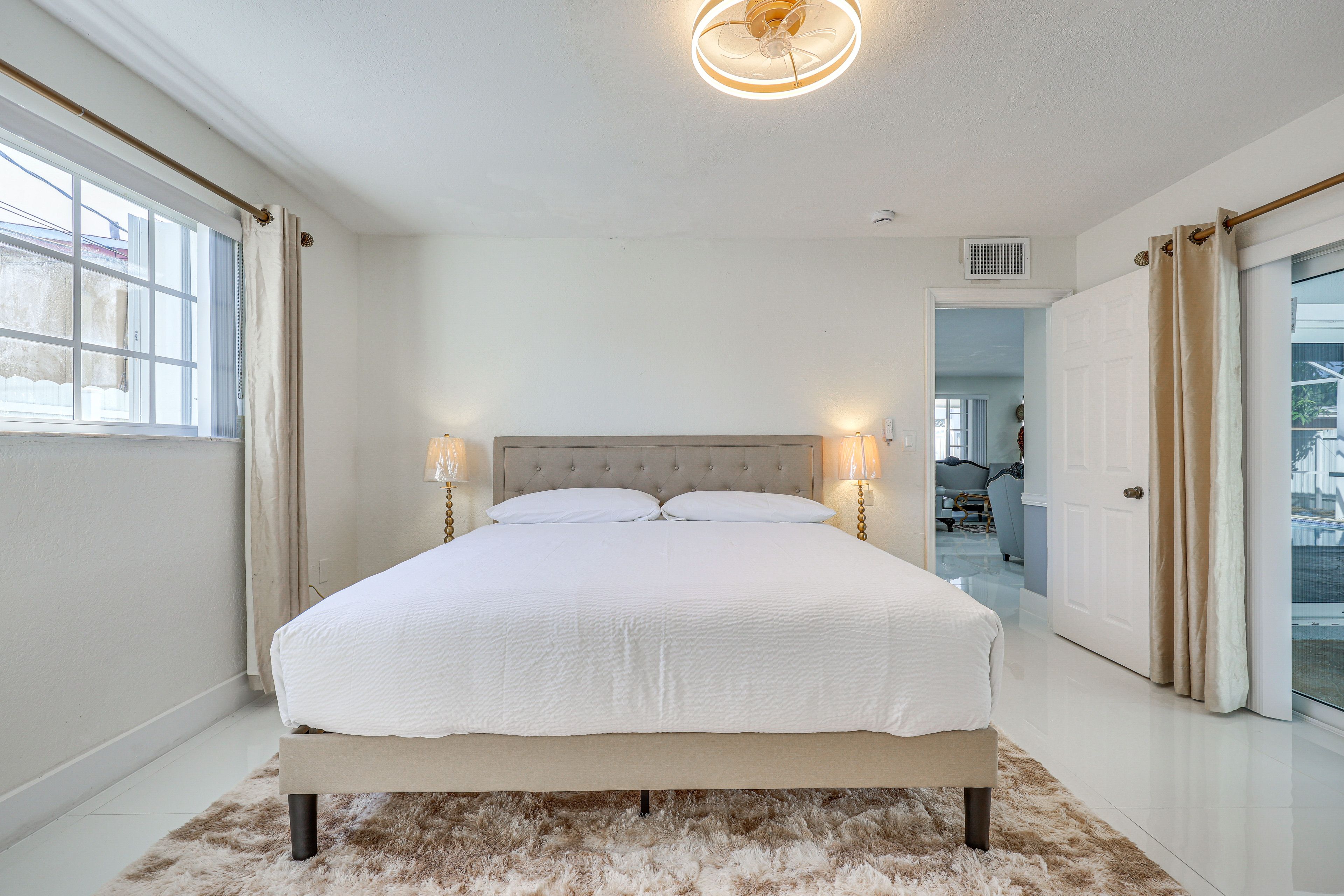 Bedroom 1 | King Bed | Smart TV