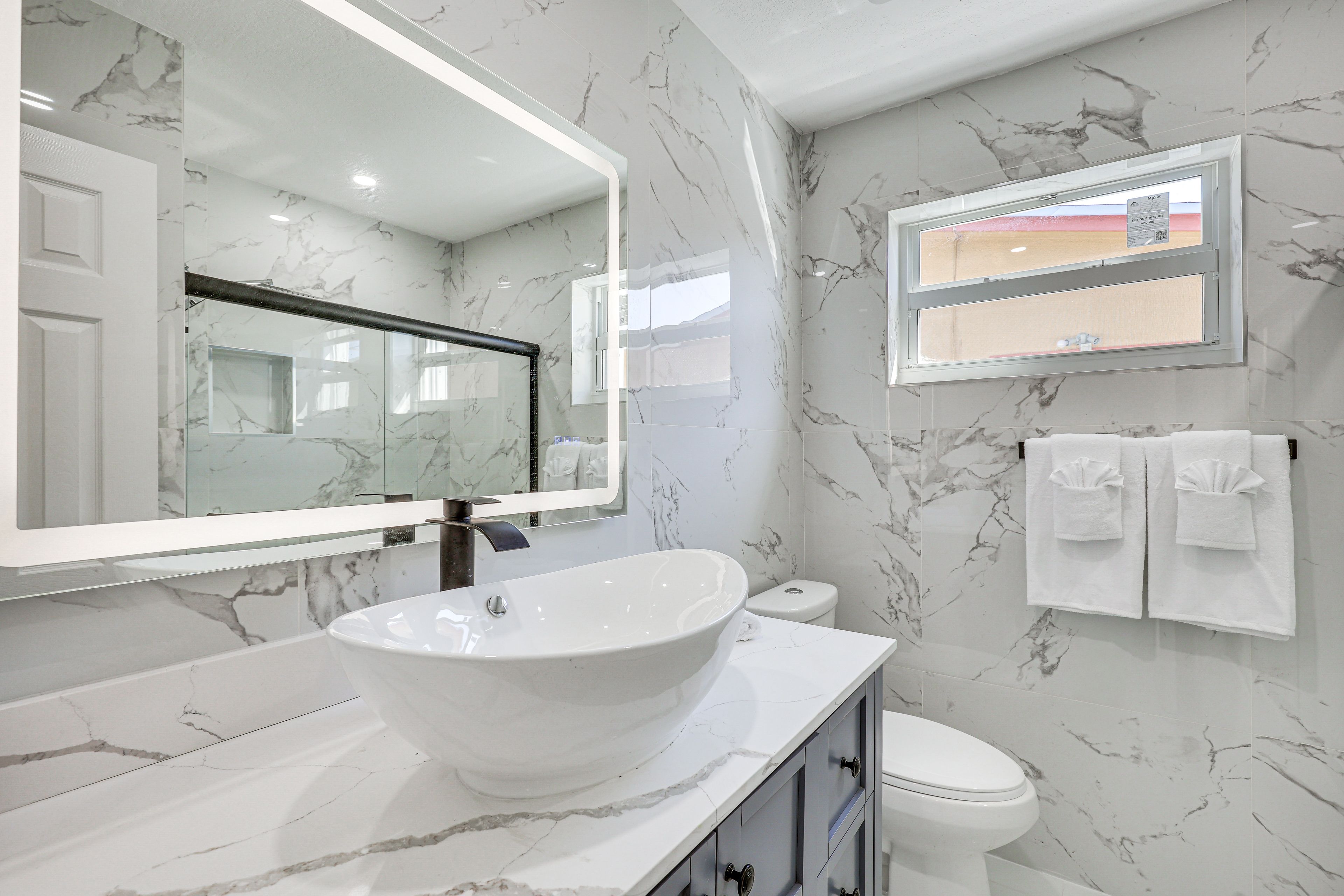 Full Bathroom | Complimentary Toiletries