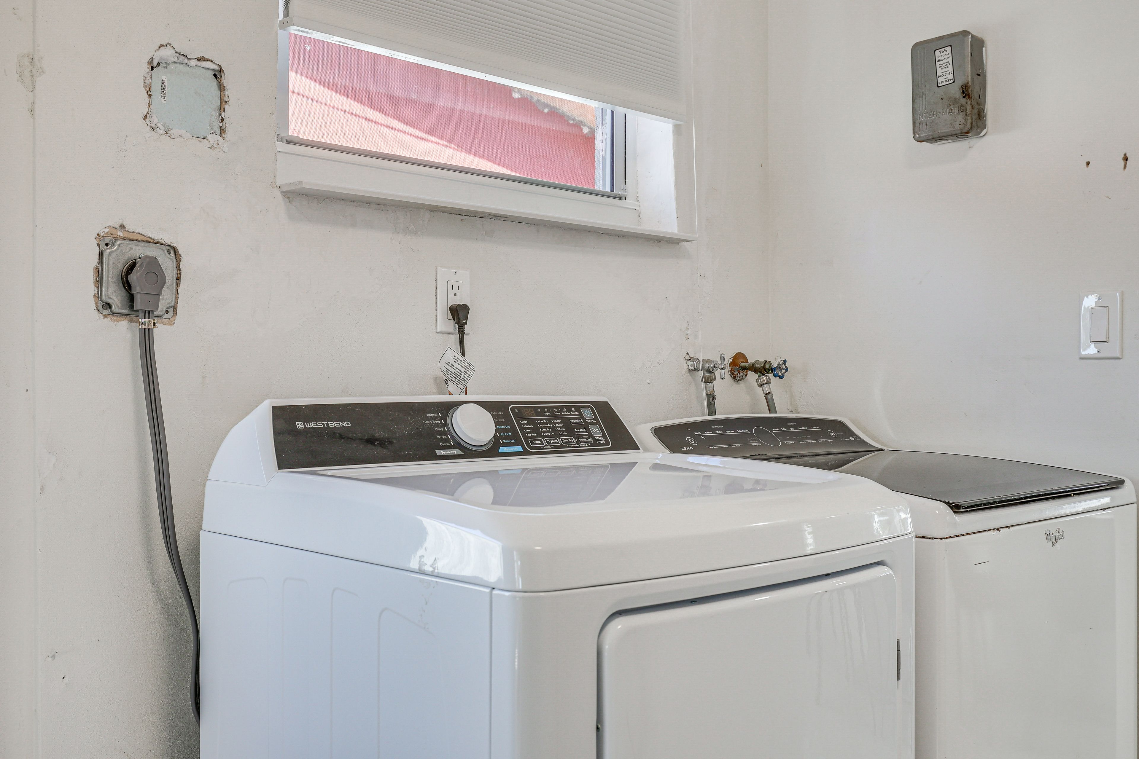 Garage | Washer/Dryer | Addt'l Refrigerator