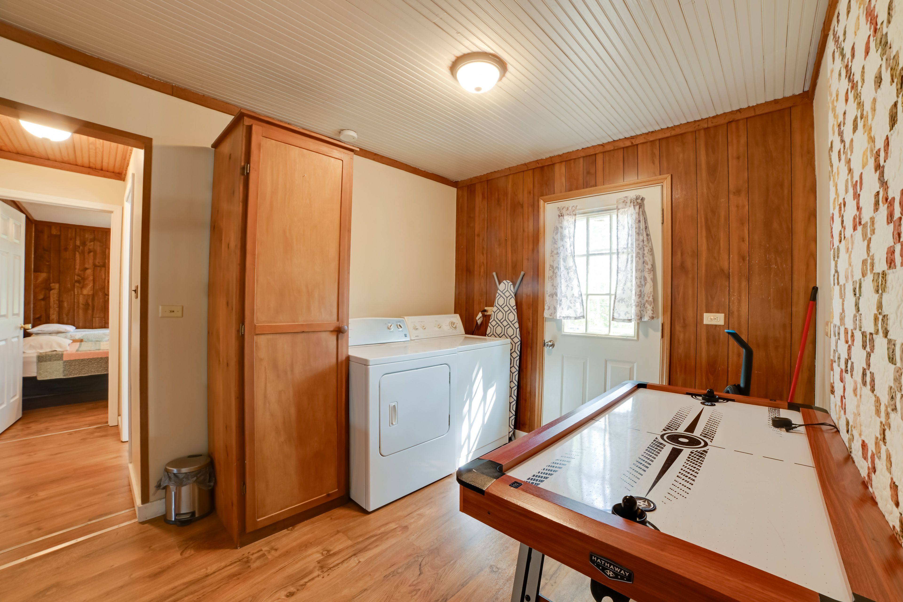 Laundry Area | Air Hockey Table