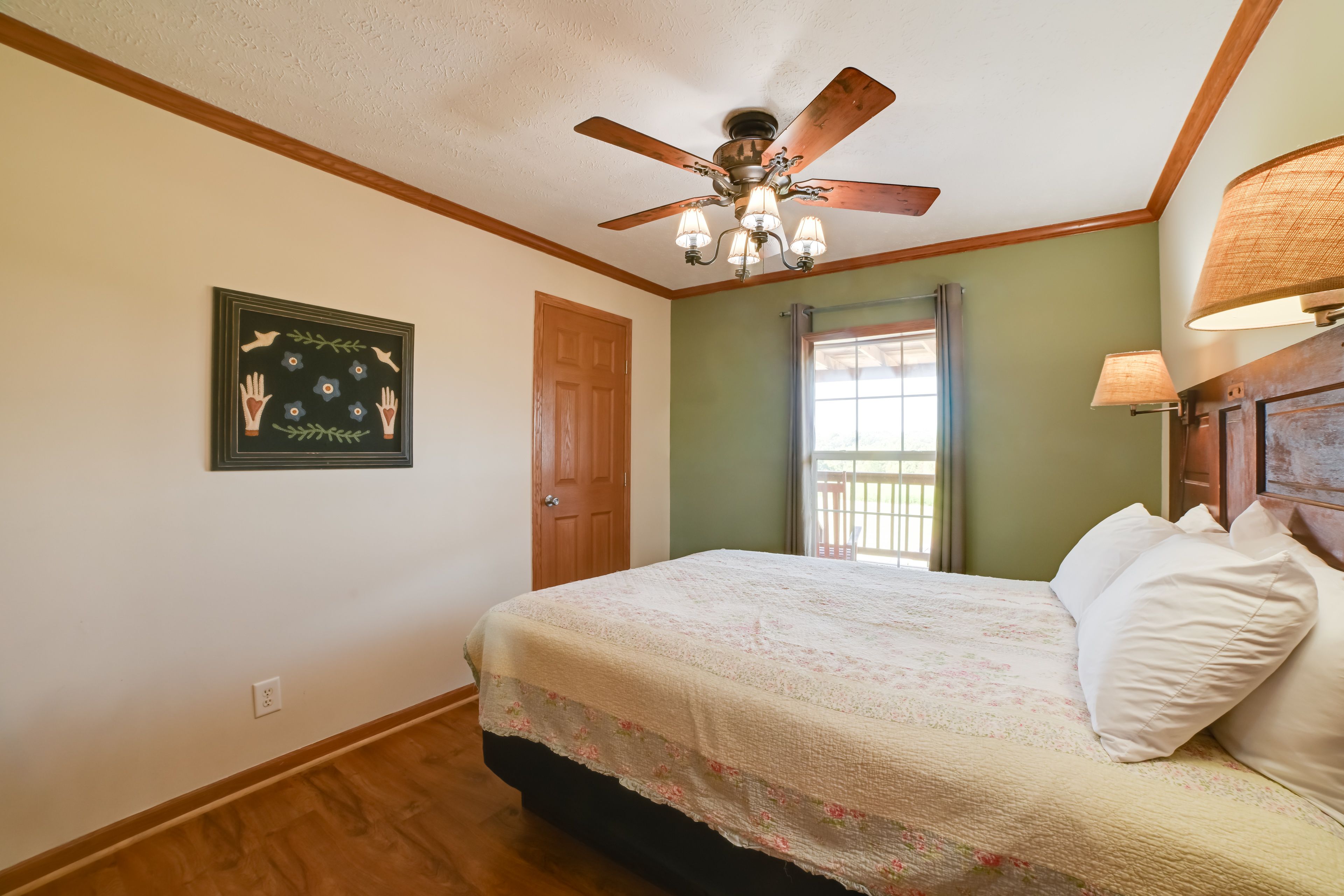 Bedroom 3 | Queen Bed