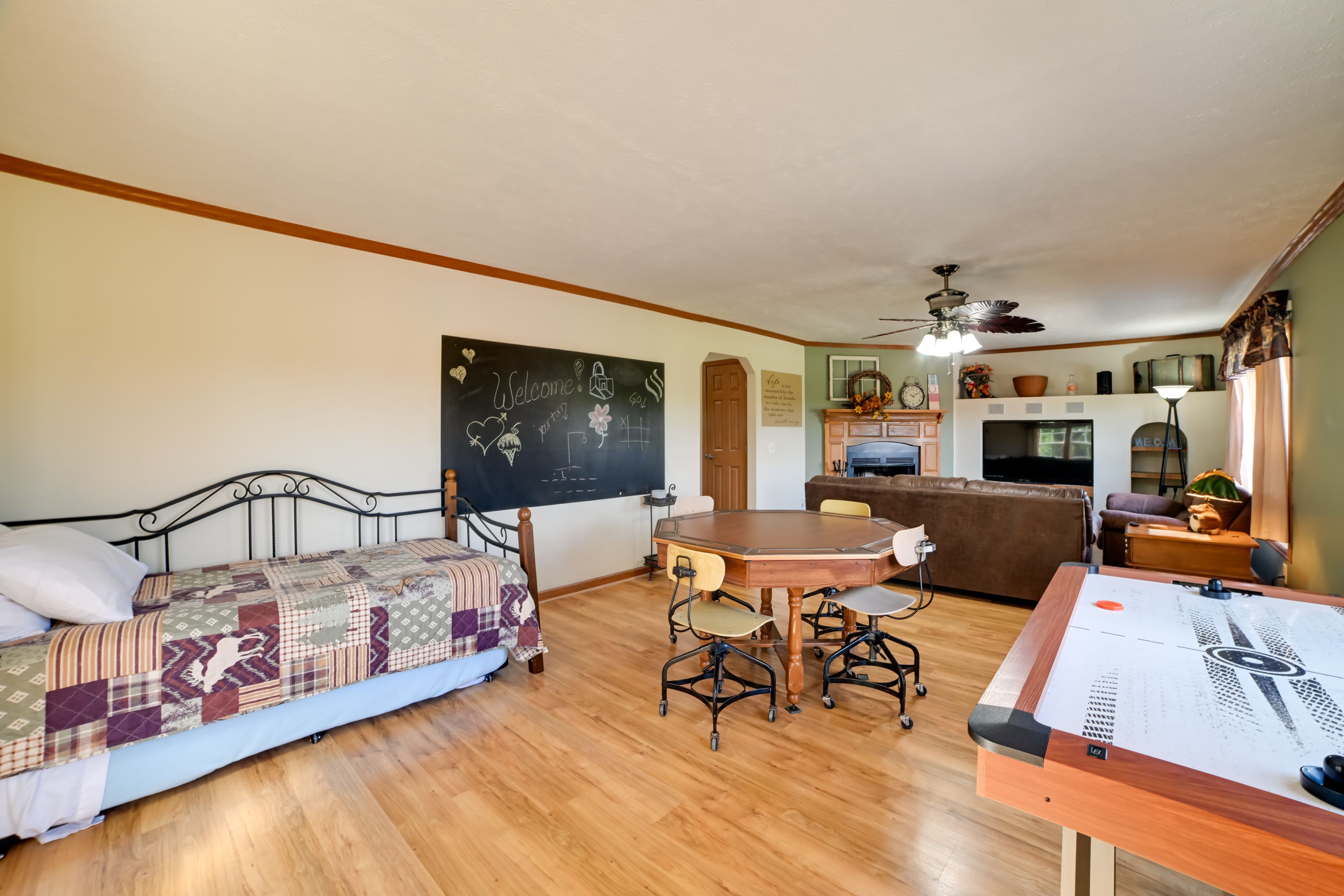 Family Room | Twin Daybed w/ Twin Trundle | Air Hockey