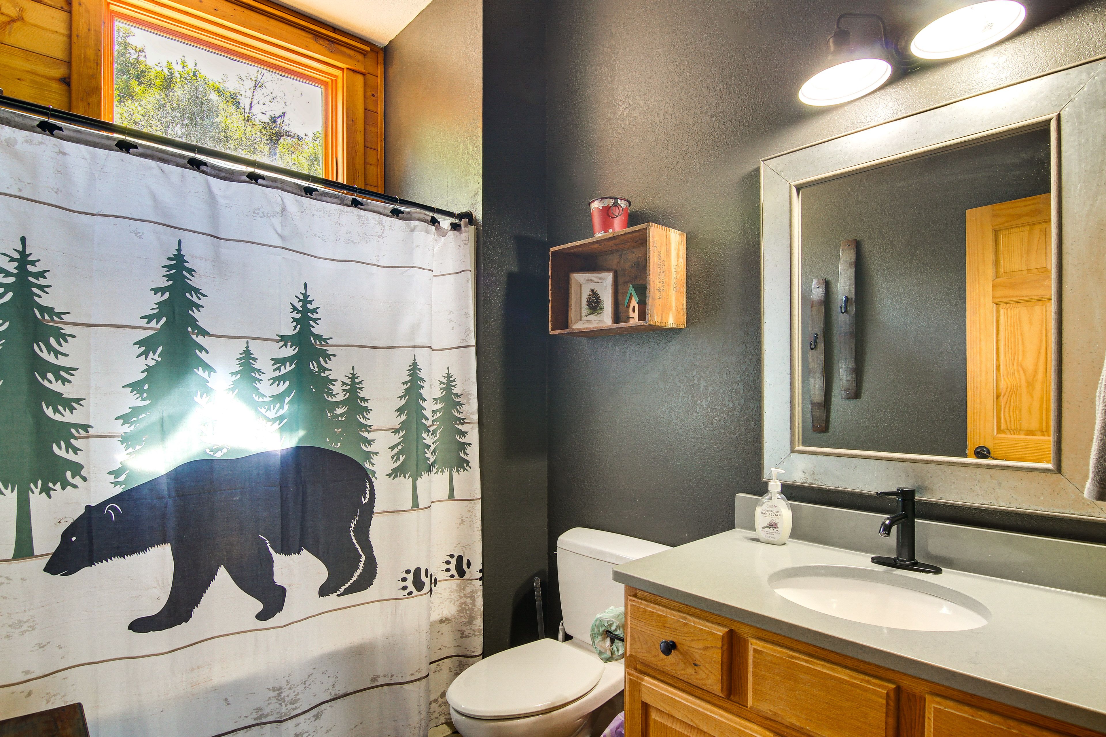 Full Bathroom | Upper Floor