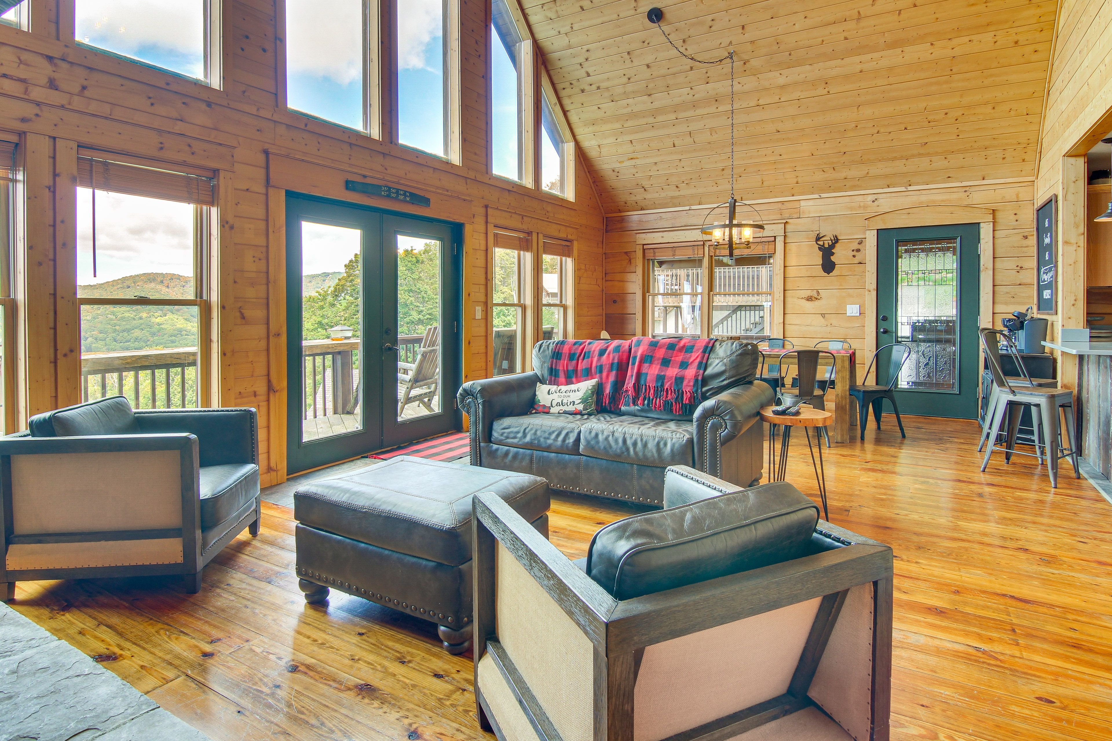 Living Room | Free WiFi | Central A/C & Heat | Main Floor