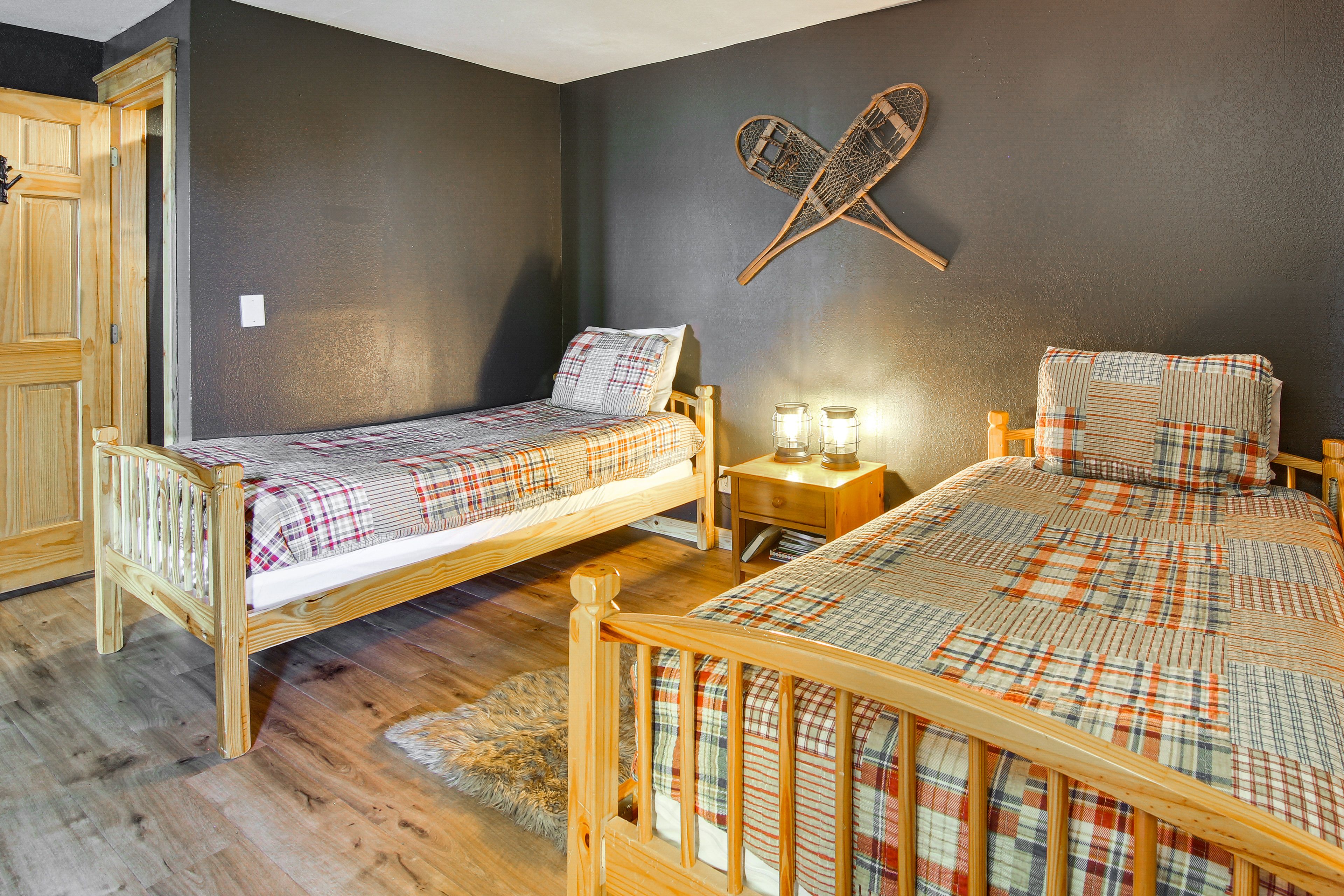 Bedroom 4 | 2 Twin Beds | Lower Floor