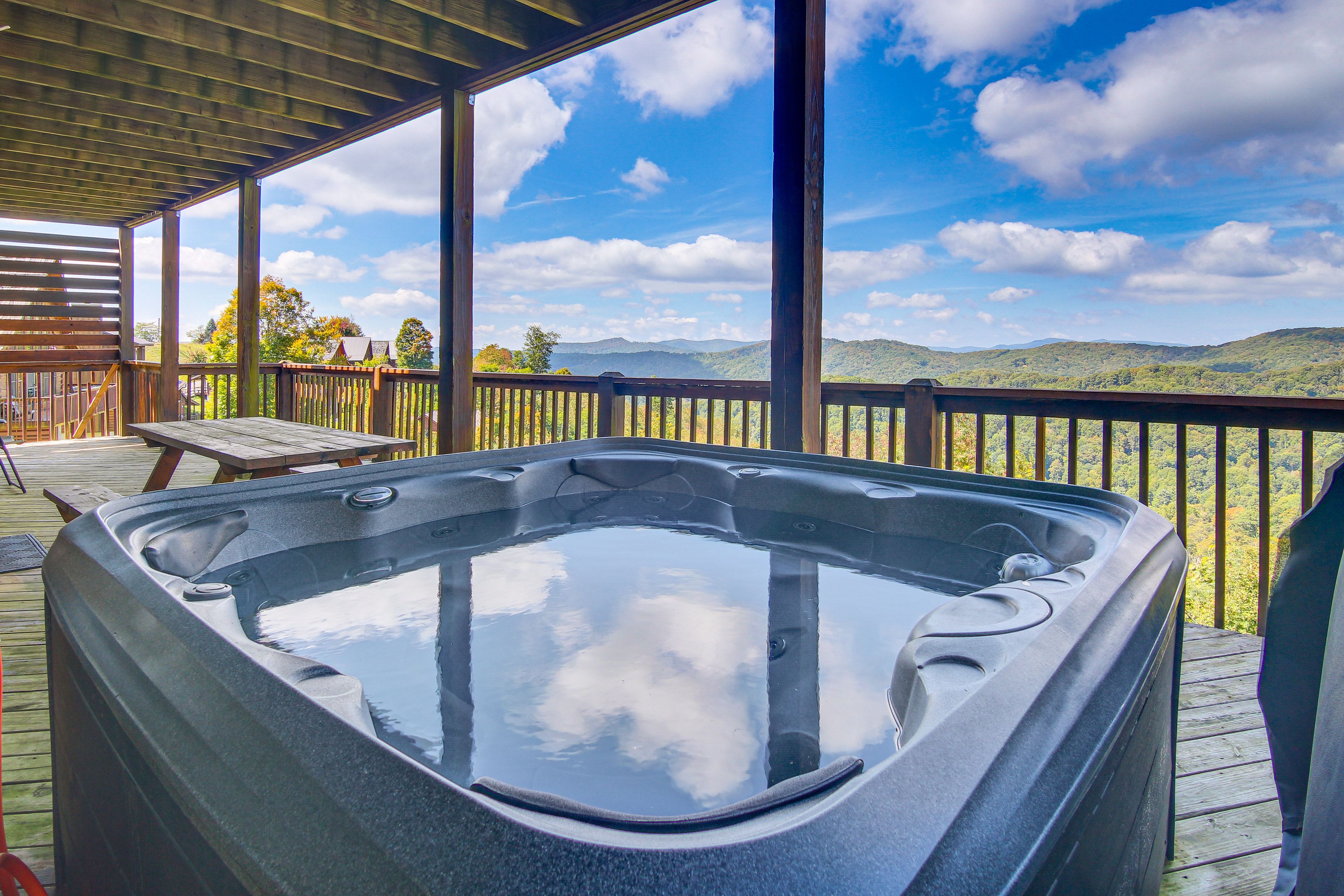 Mars Hill Vacation Rental | 4BR | 3.5BA | 2 Steps Required | 2,000 Sq Ft