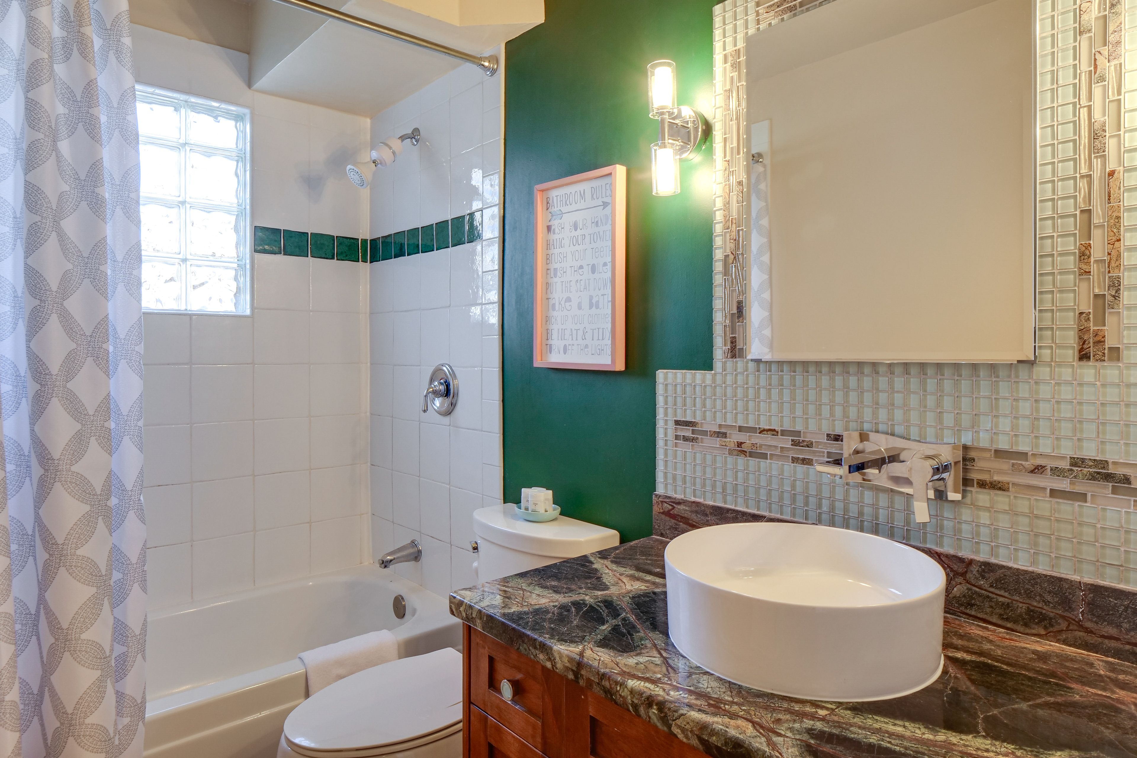 Bathroom | 2nd Floor