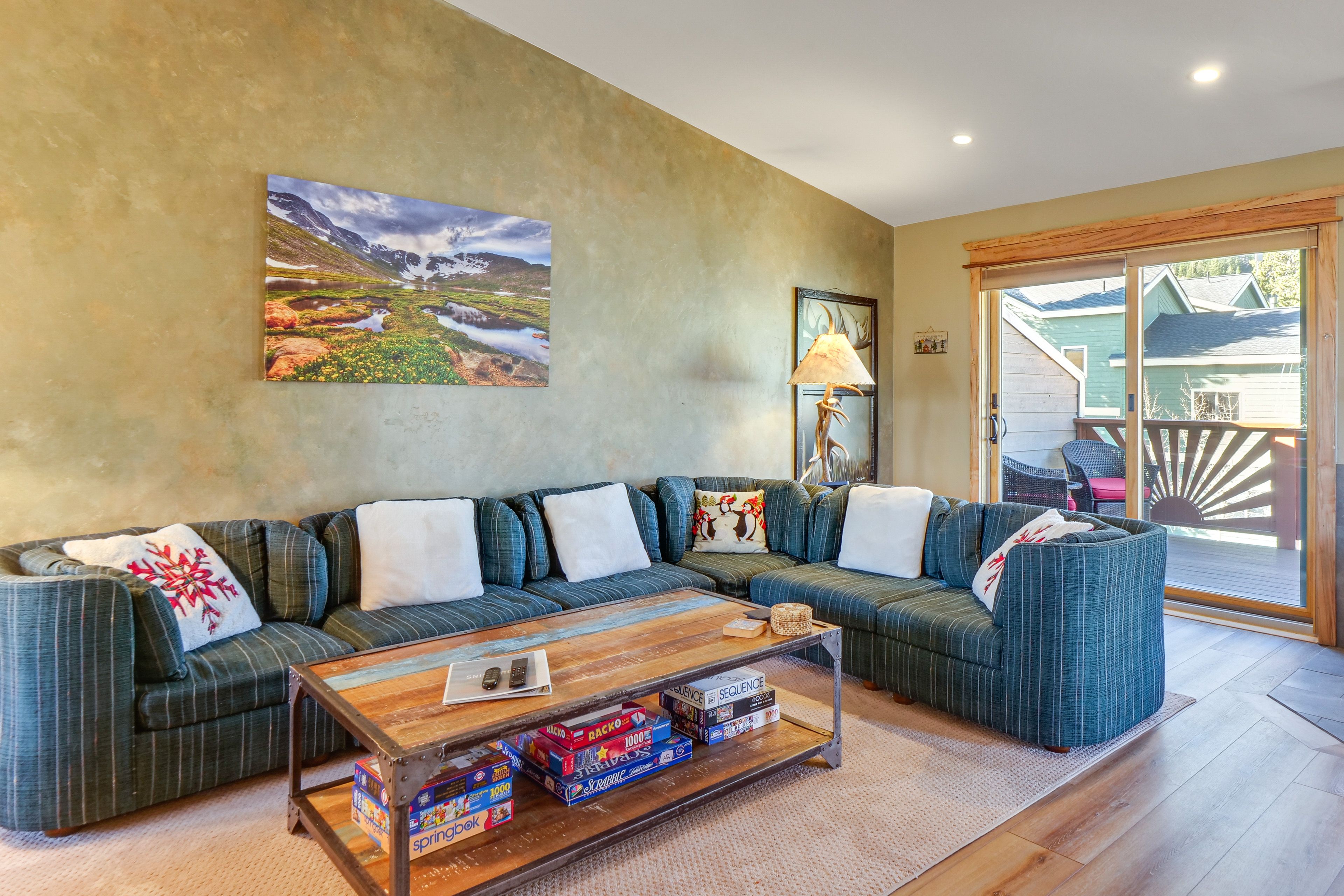 Living Room | Smart TV | Board Games | 1st Floor