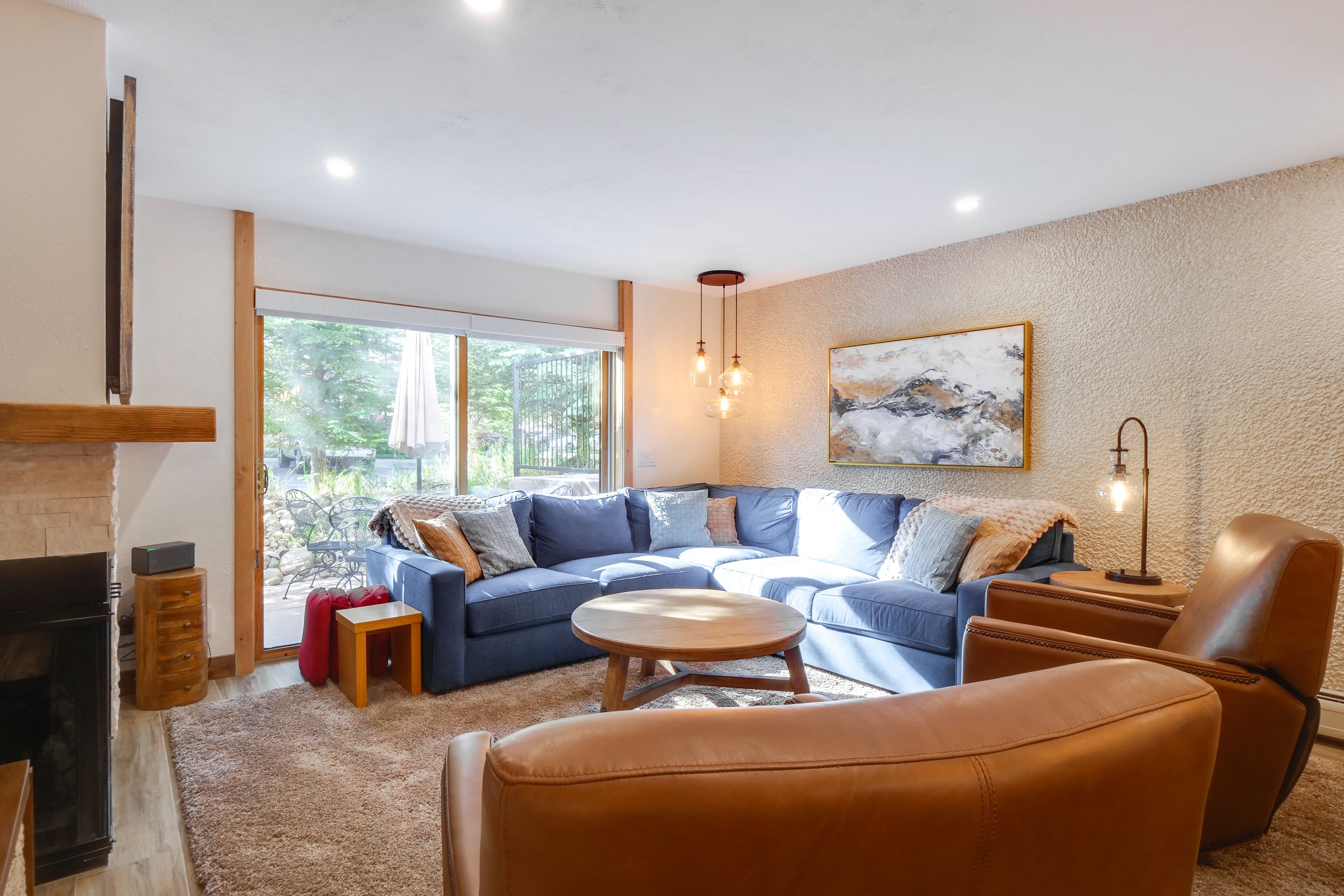 Living Room | Smart TV | Fireplace | 1st Floor