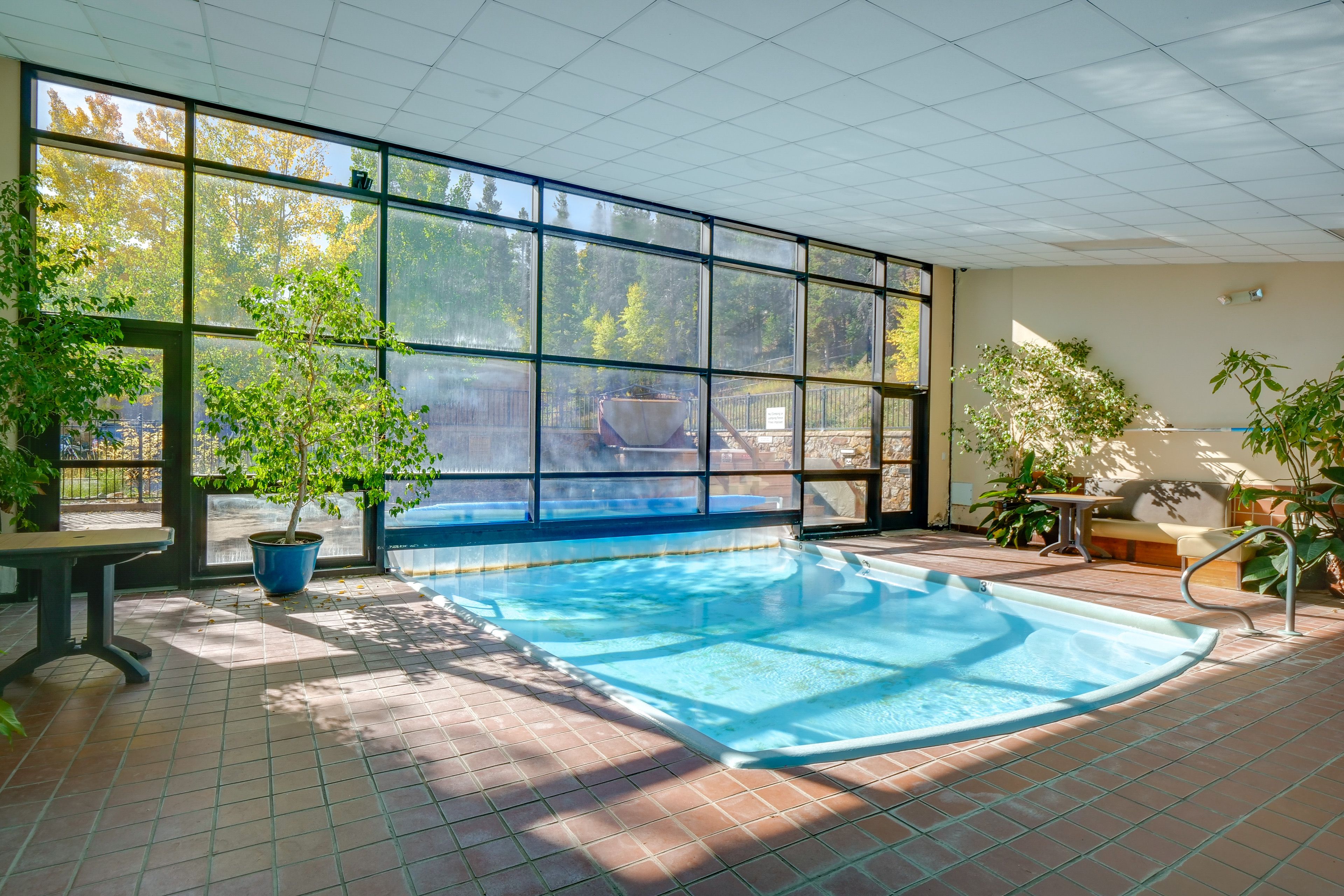 Community Pool | Hot Tub