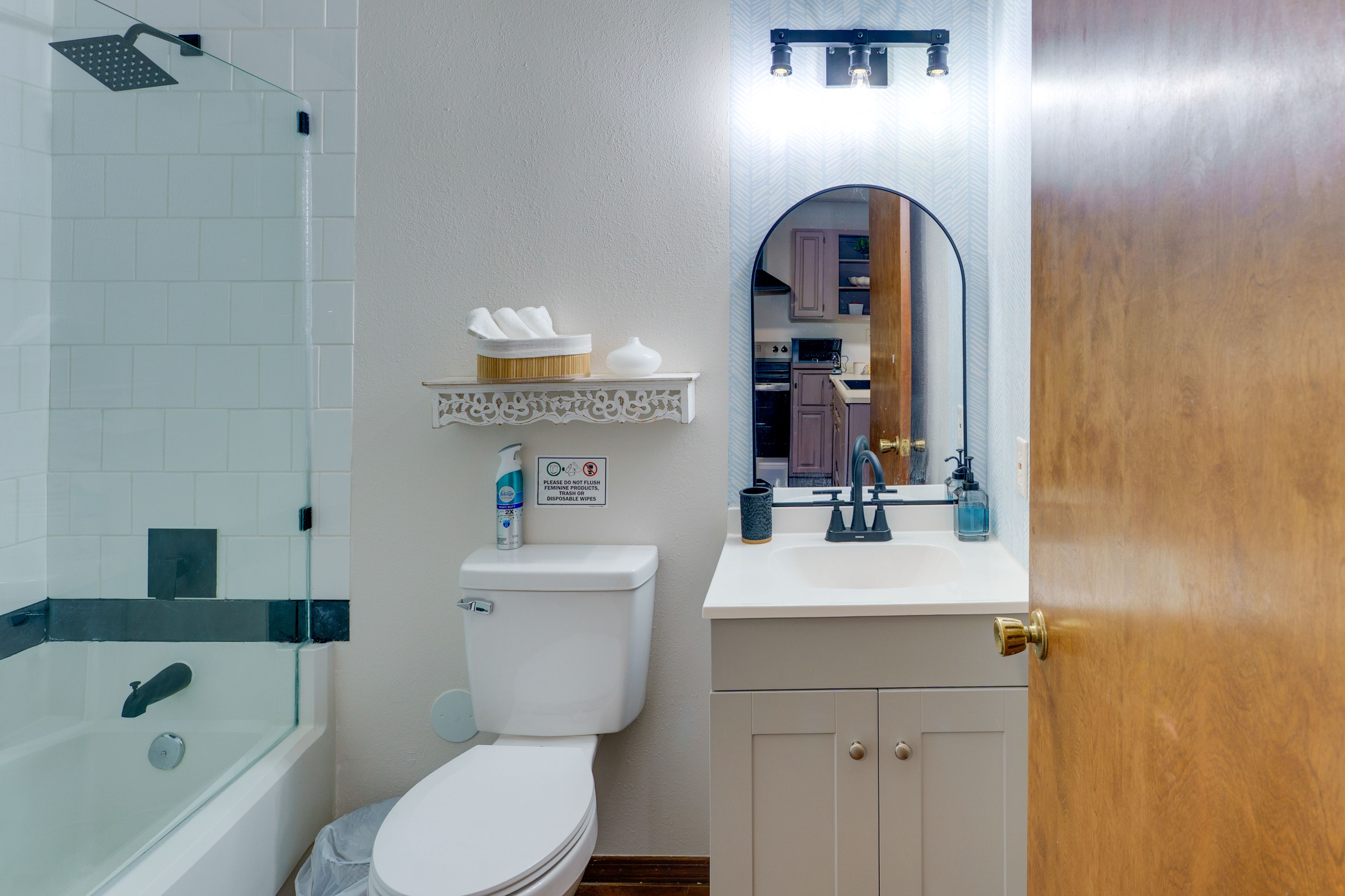 Full Bathroom