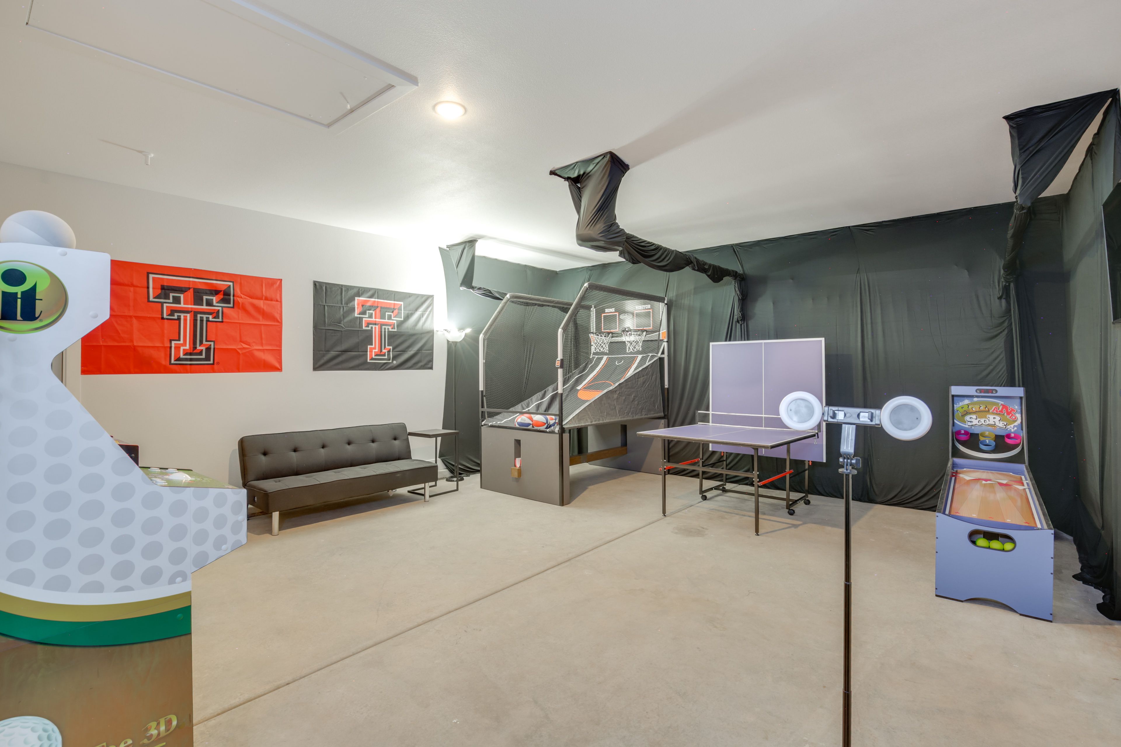 Game Room | Photo Wall