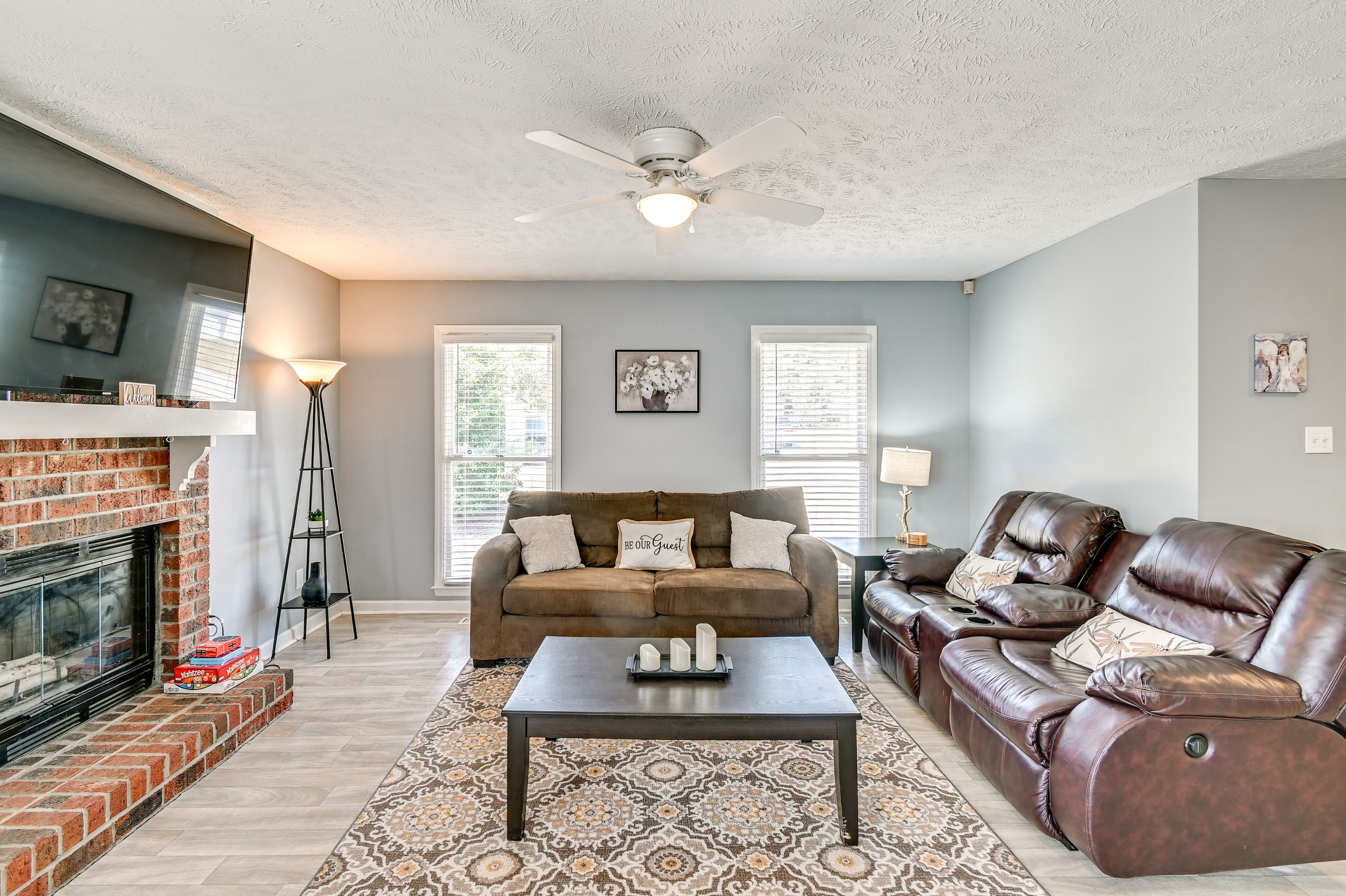 Living Room | Free WiFi | Central Heating & A/C | Smart TV | Queen Sleeper Sofa