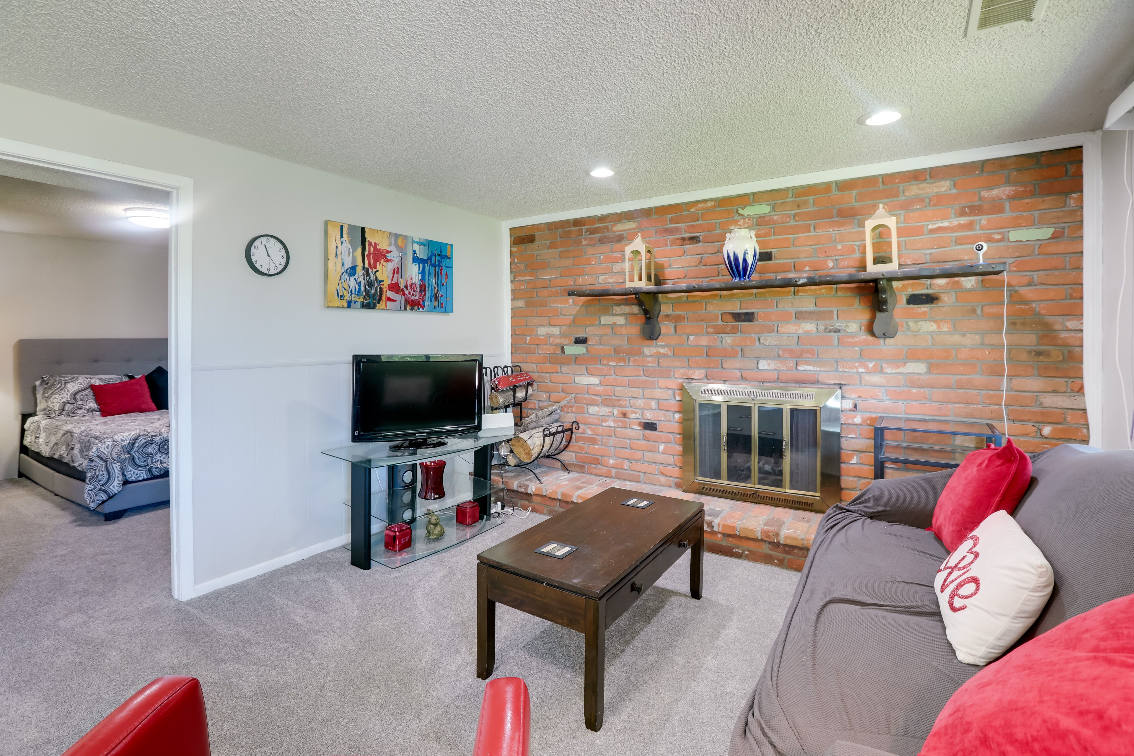Living Room | Smart TV | Basement Level