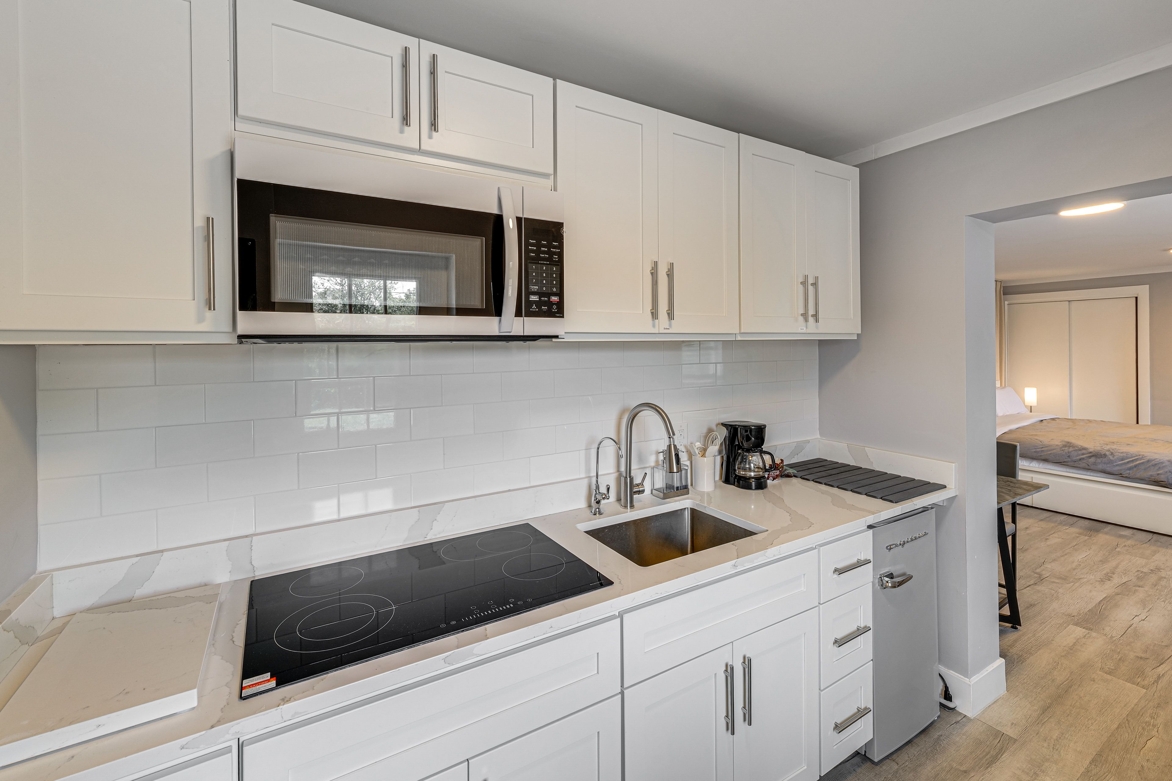 Pool House Suite | Kitchenette